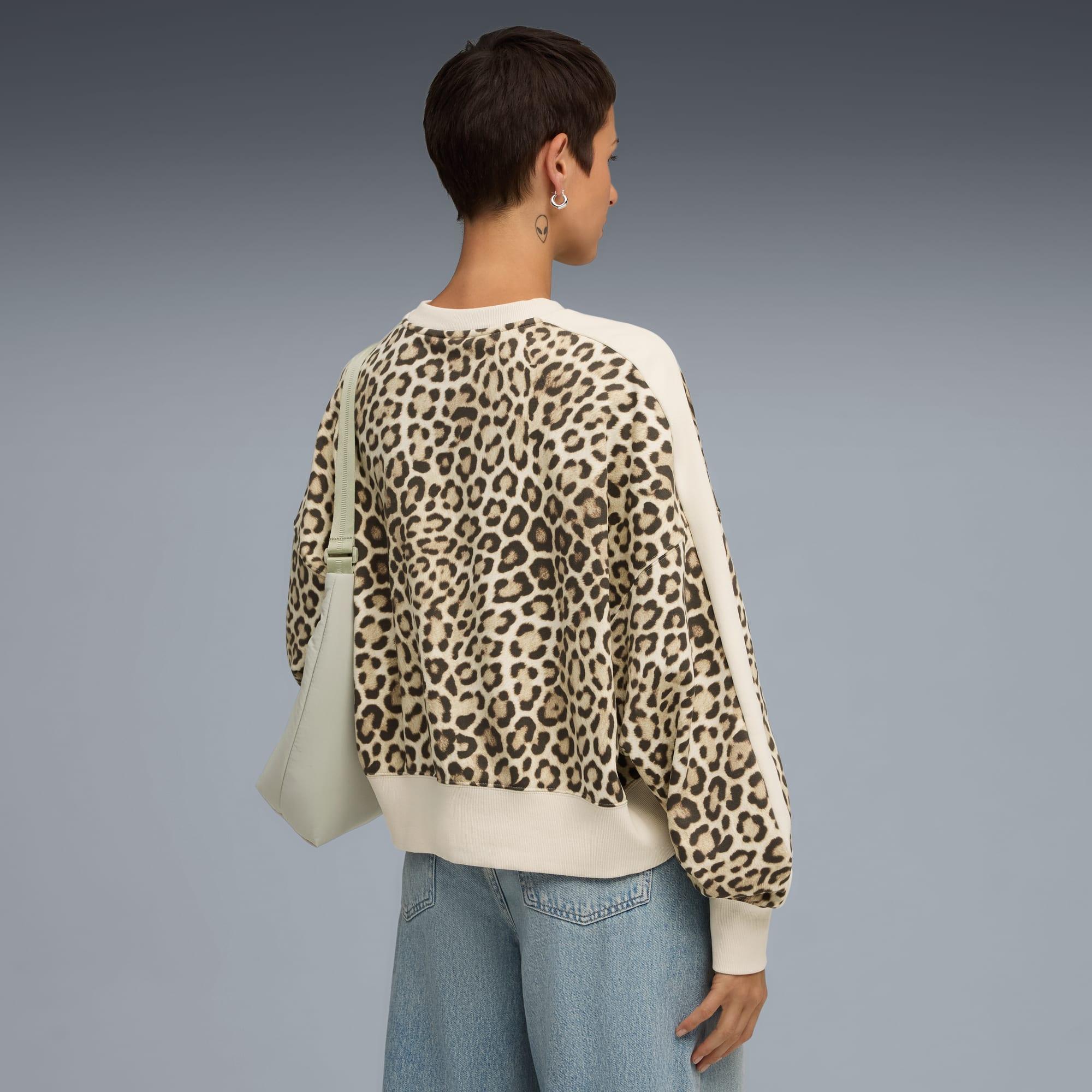 T7 Leo Oversized Crew Sweatshirt Women Product Image