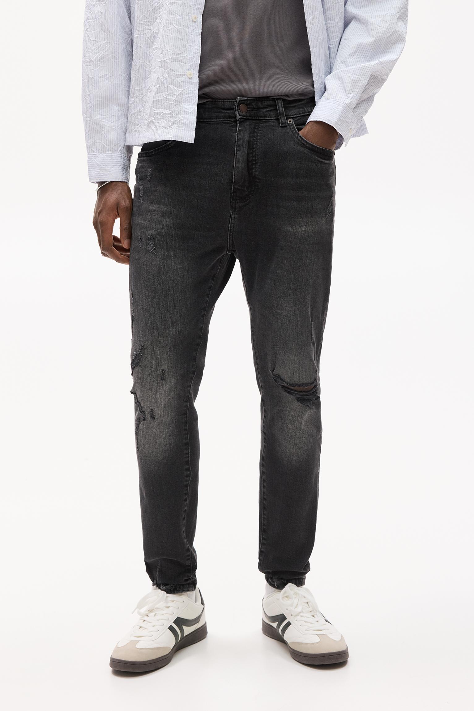Ripped carrot fit jeans Product Image