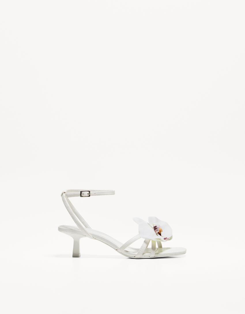 Kitten heel sandals with floral detail Product Image
