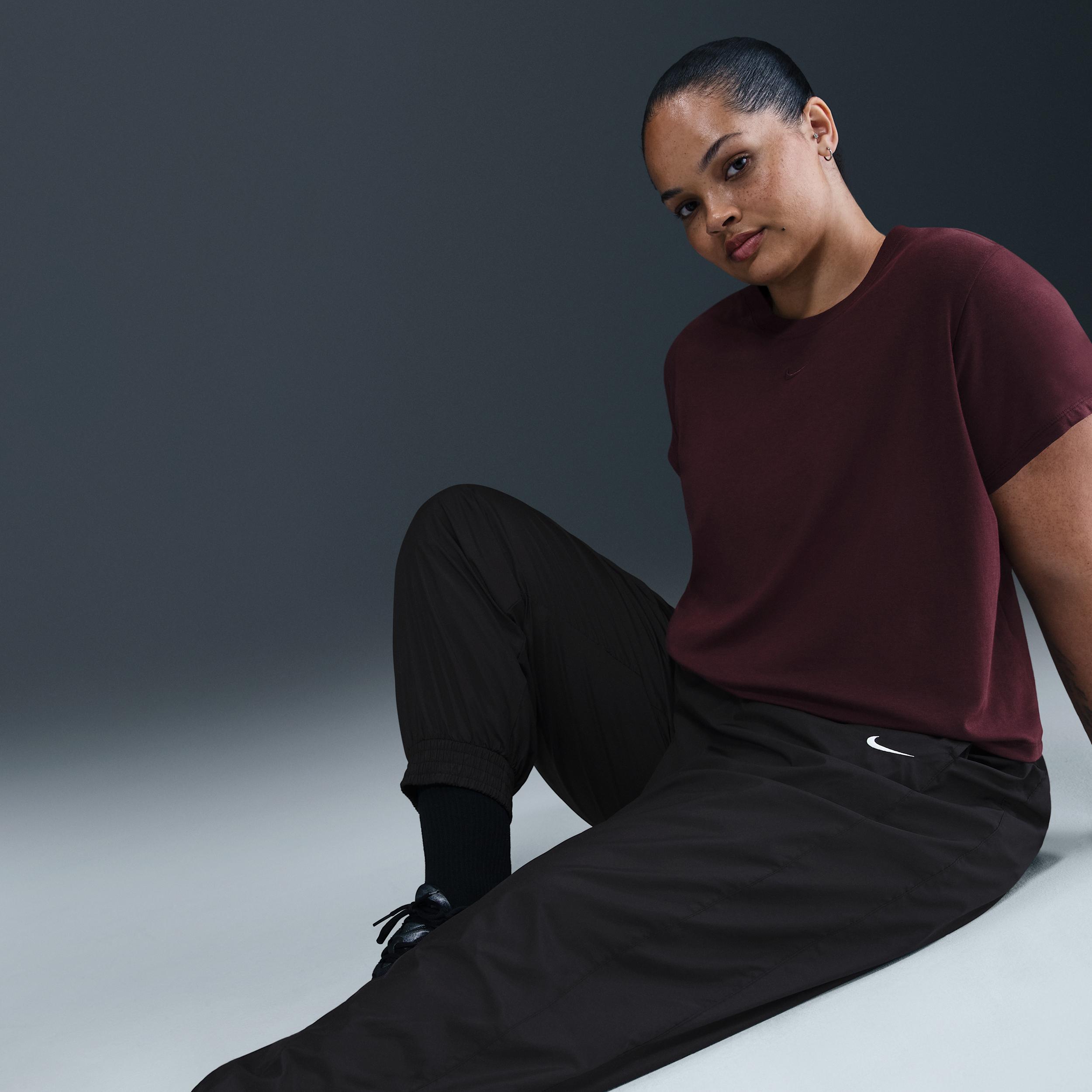 Women's Nike Sportswear Classic Wovens UV Protection Mid-Rise Loose Jogger Pants (Plus Size) Product Image