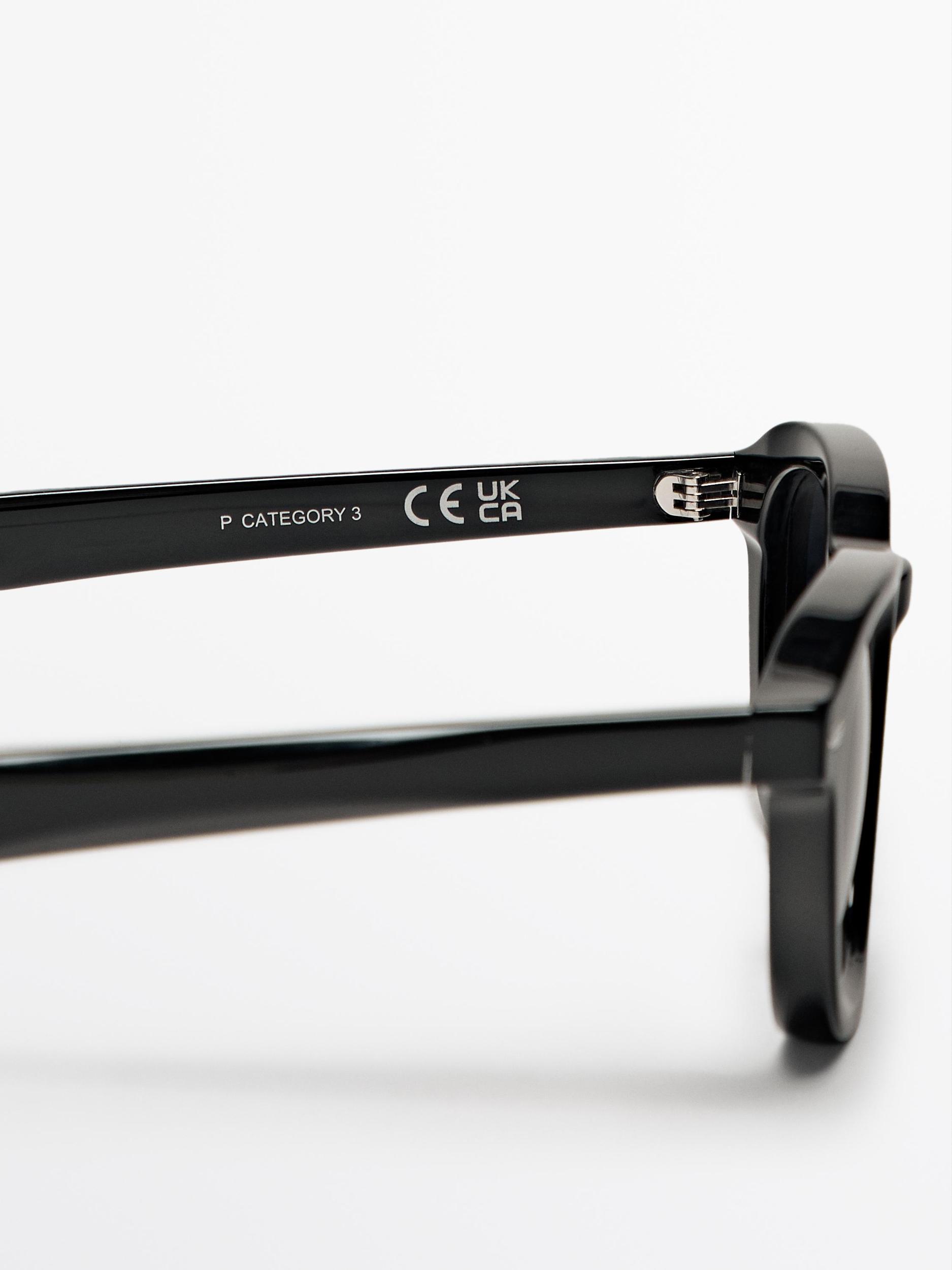 Round resin sunglasses Product Image