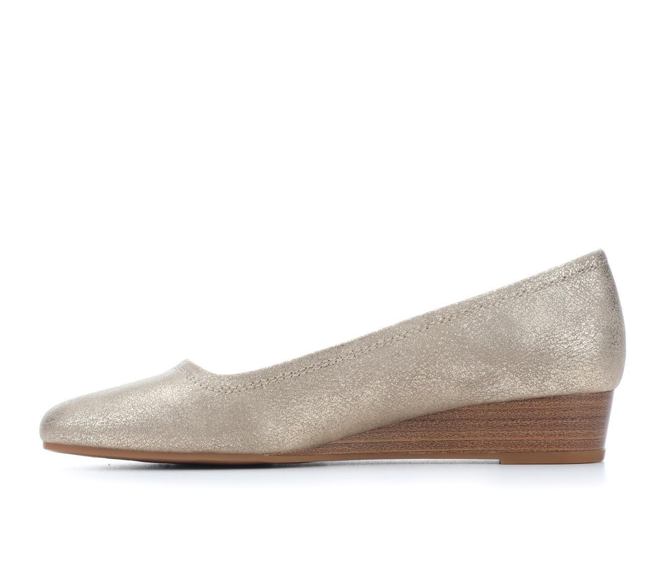 Women's Baretraps Covette Casual Flats Product Image