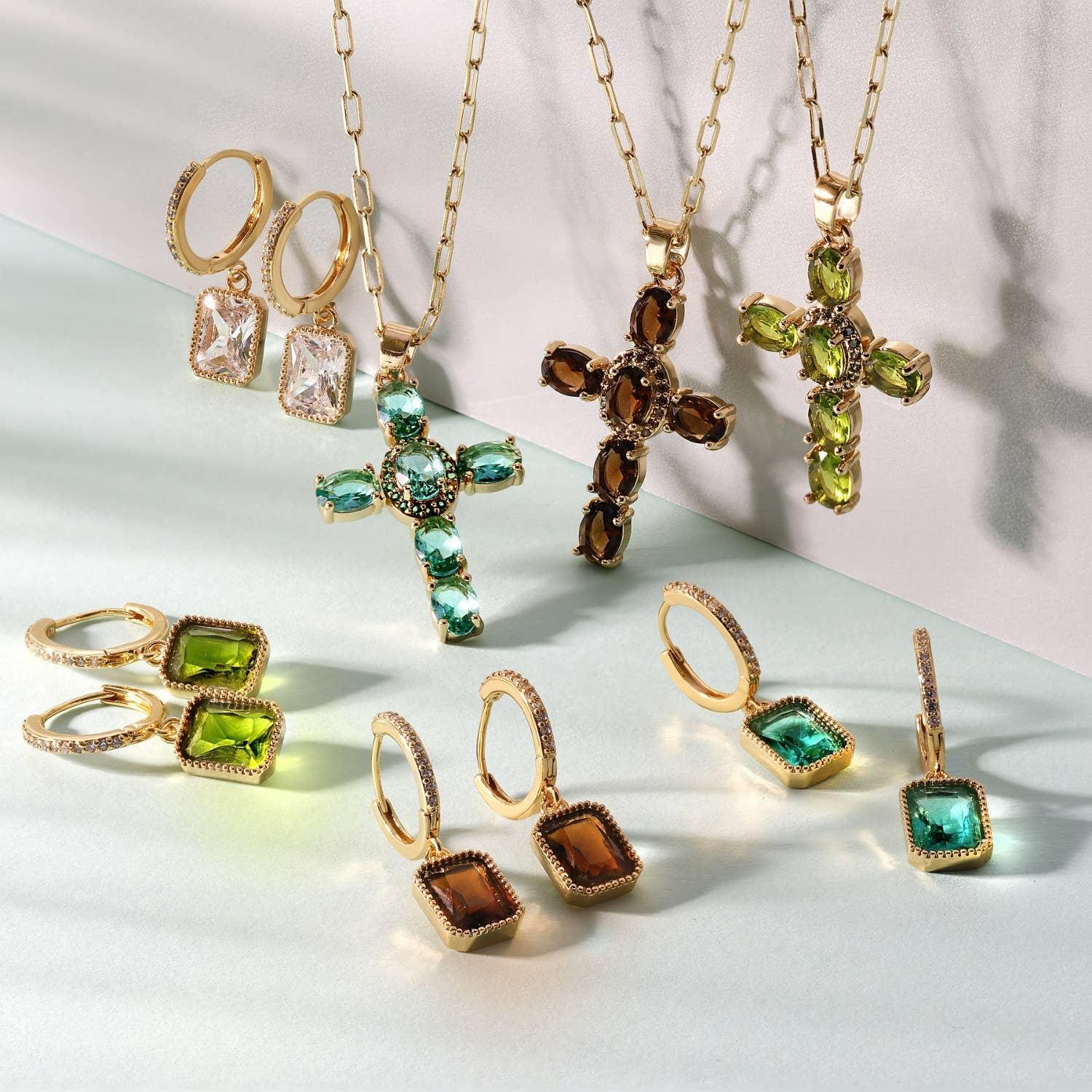 Eye-Catching Cross Pendant With Paperclip Chain Product Image