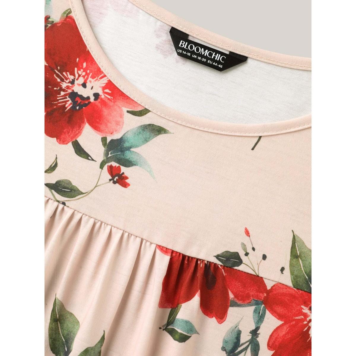 Plus Size Dreamy Floral Print Flowy Pleated T-Shirt Multicolor Women Leisure Gathered Natural Flowers Round Neck Casual T-shirts BloomChic 28/5X Product Image