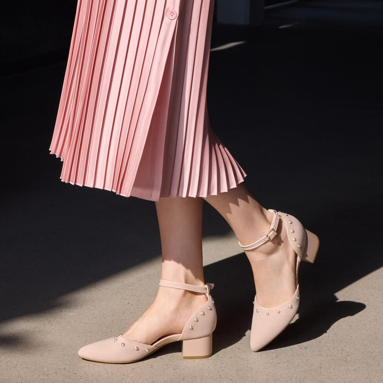 Pointed-Toe Stress FREE Block Heels (Galilea) Product Image