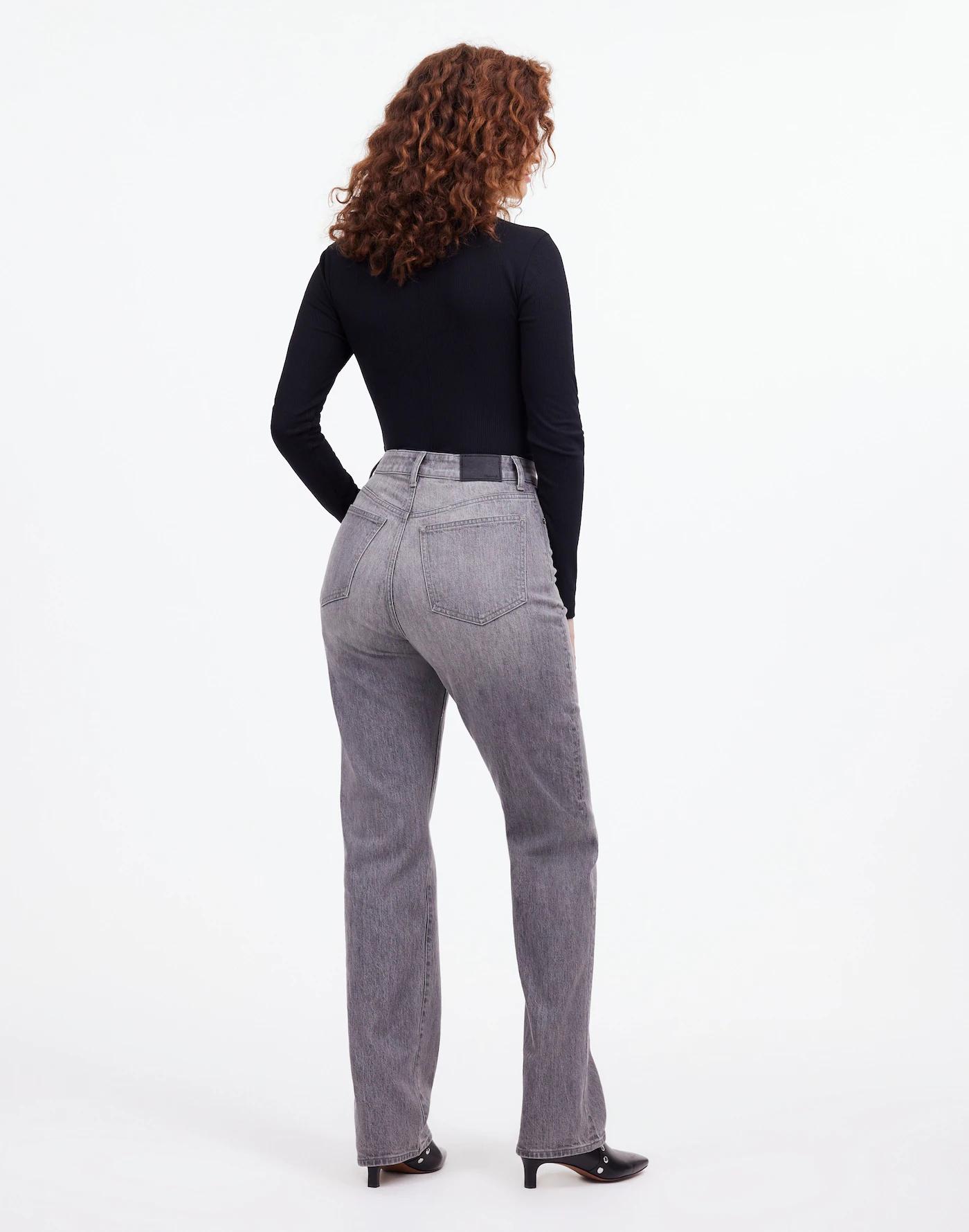 The Curvy '90s Straight Jean Product Image