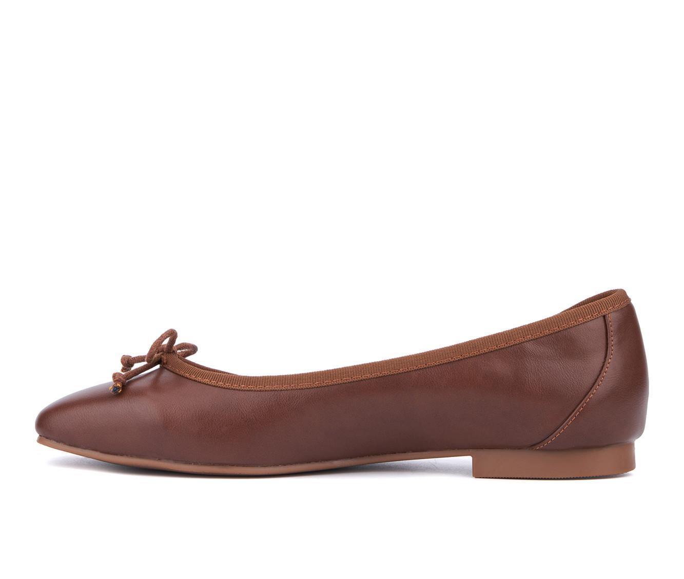 Women's New York and Company Paulina Flats Product Image