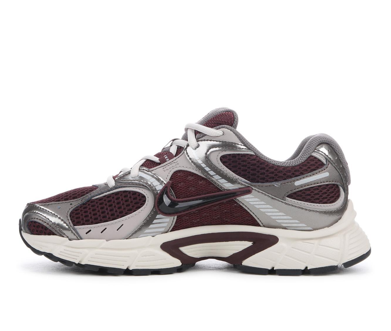 Women's Nike V5 RNR Sneakers Product Image