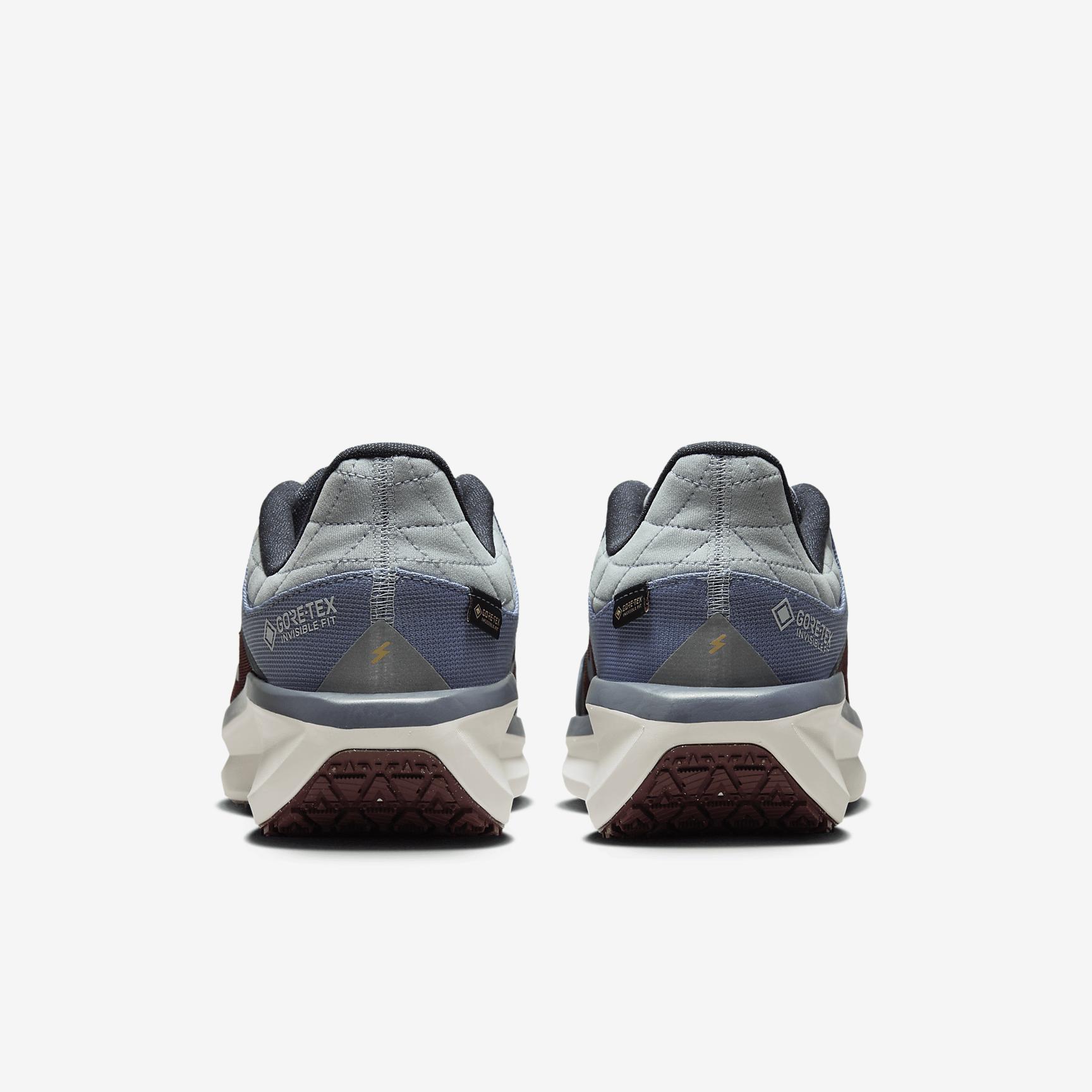 Nike Winflo 11 GORE-TEX Men's Waterproof Road Running Shoes Product Image