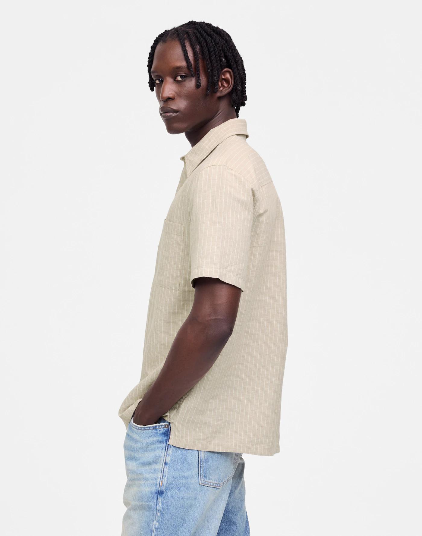 Button-Up Short-Sleeve Shirt in Cotton-Linen Blend Product Image