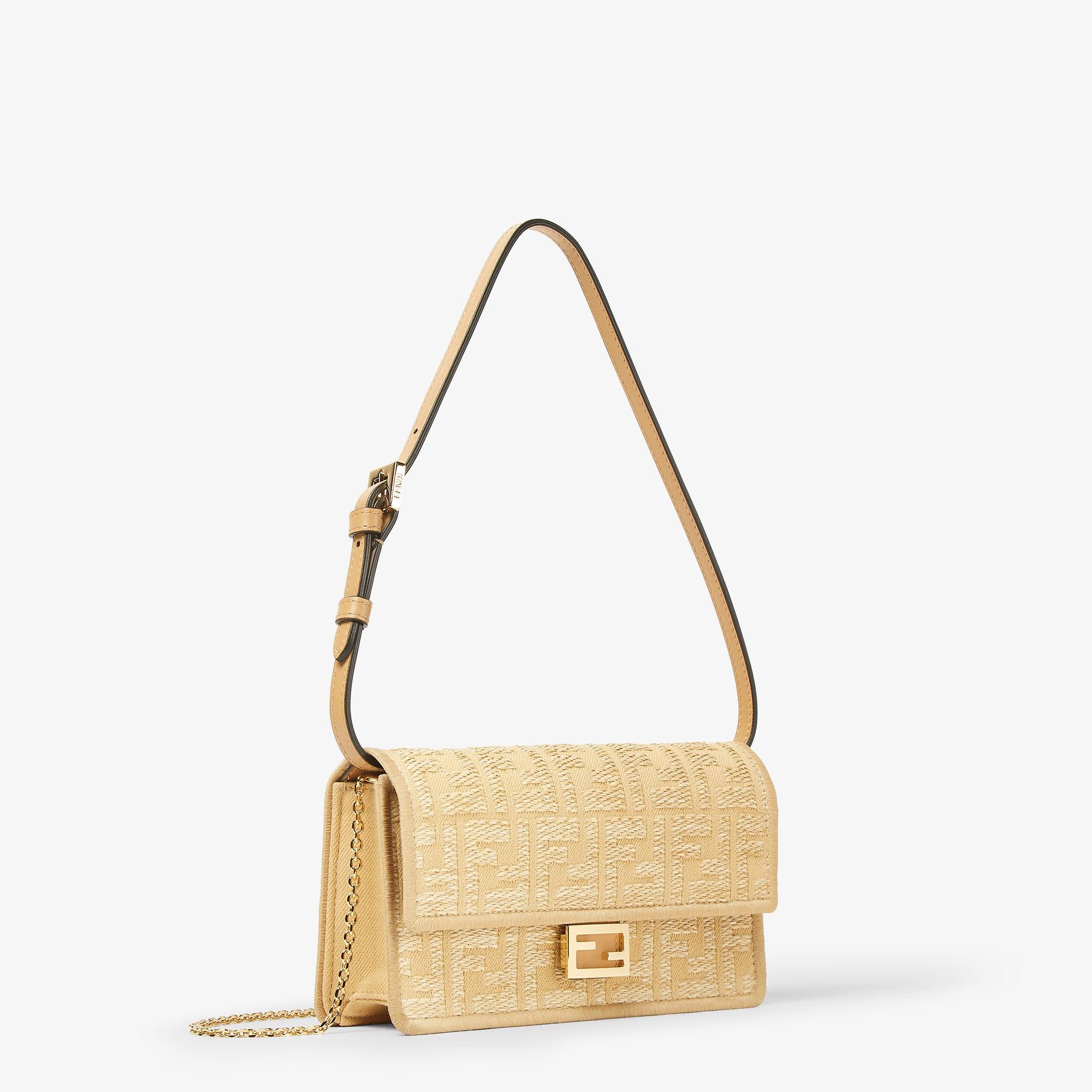 Wallet On Chain BaguetteJacquard fabric wallet with raffia FF Product Image