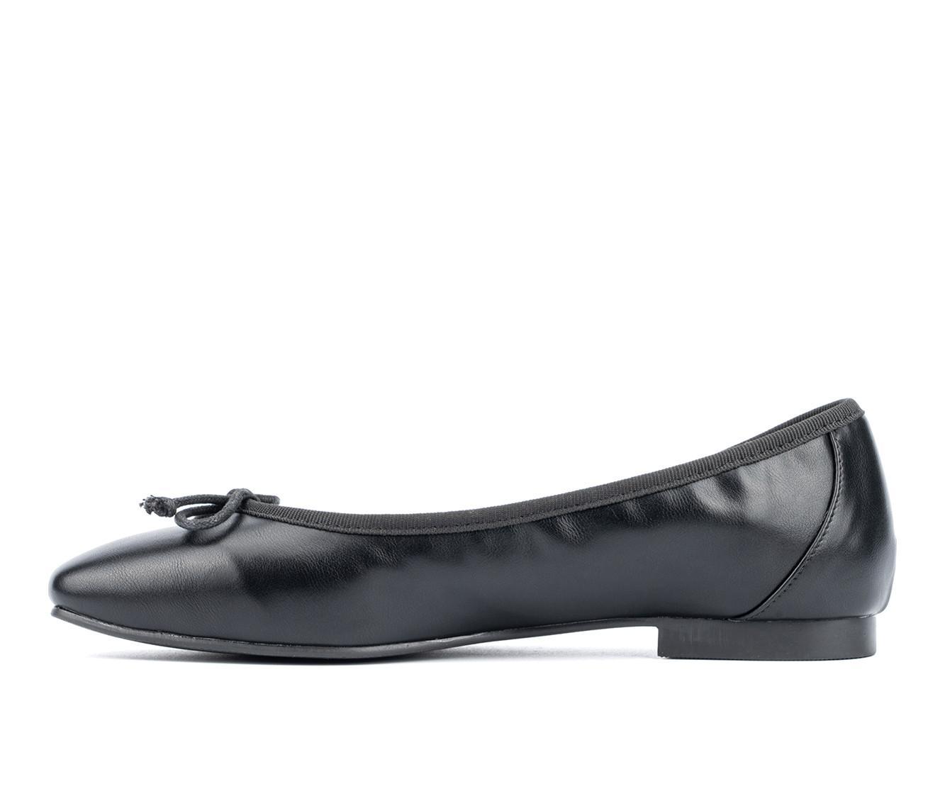 Women's New York and Company Paulina Flats Product Image