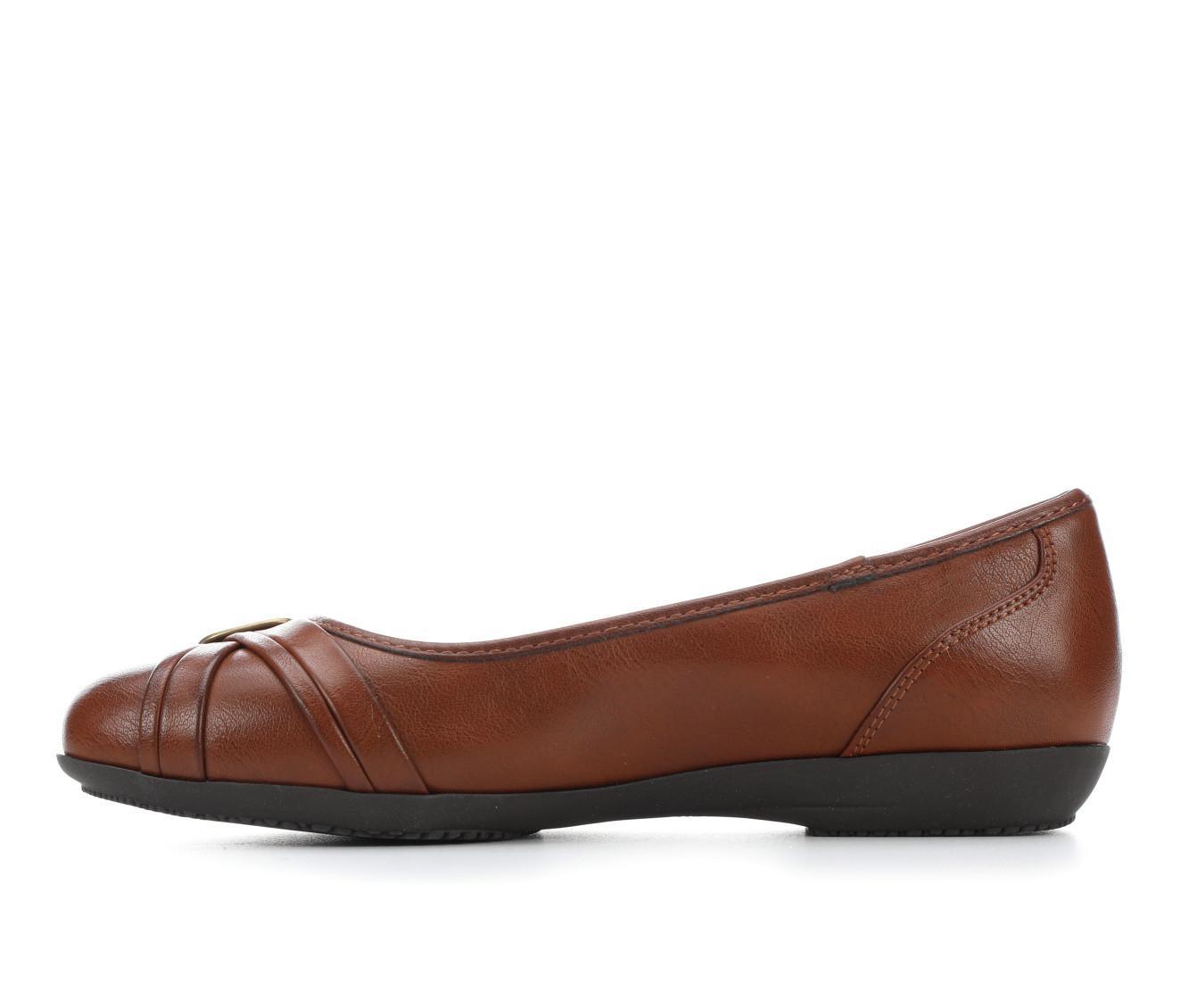 Women's Cliffs by White Mountain Calming Flats Product Image