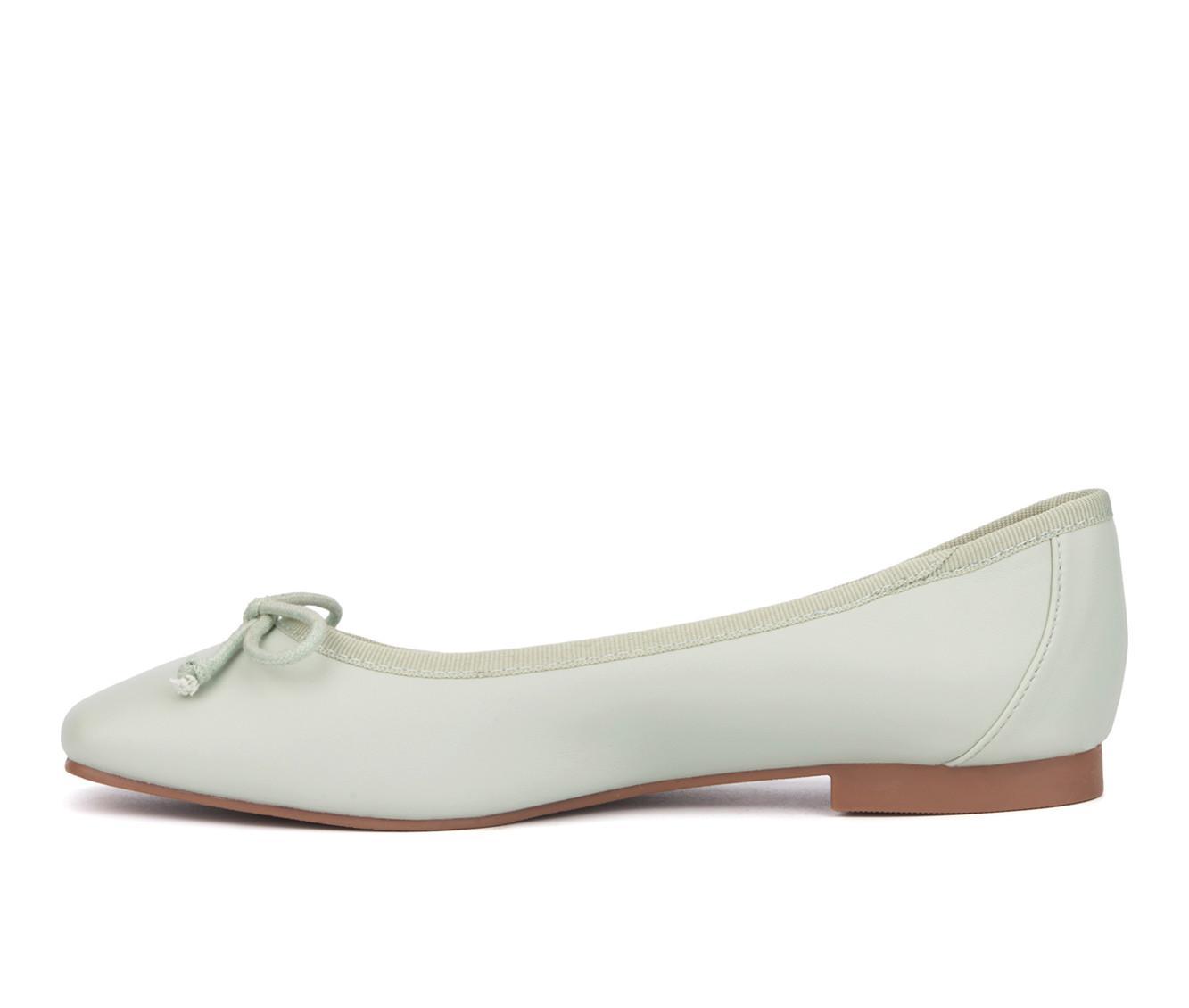 Women's New York and Company Paulina Flats Product Image