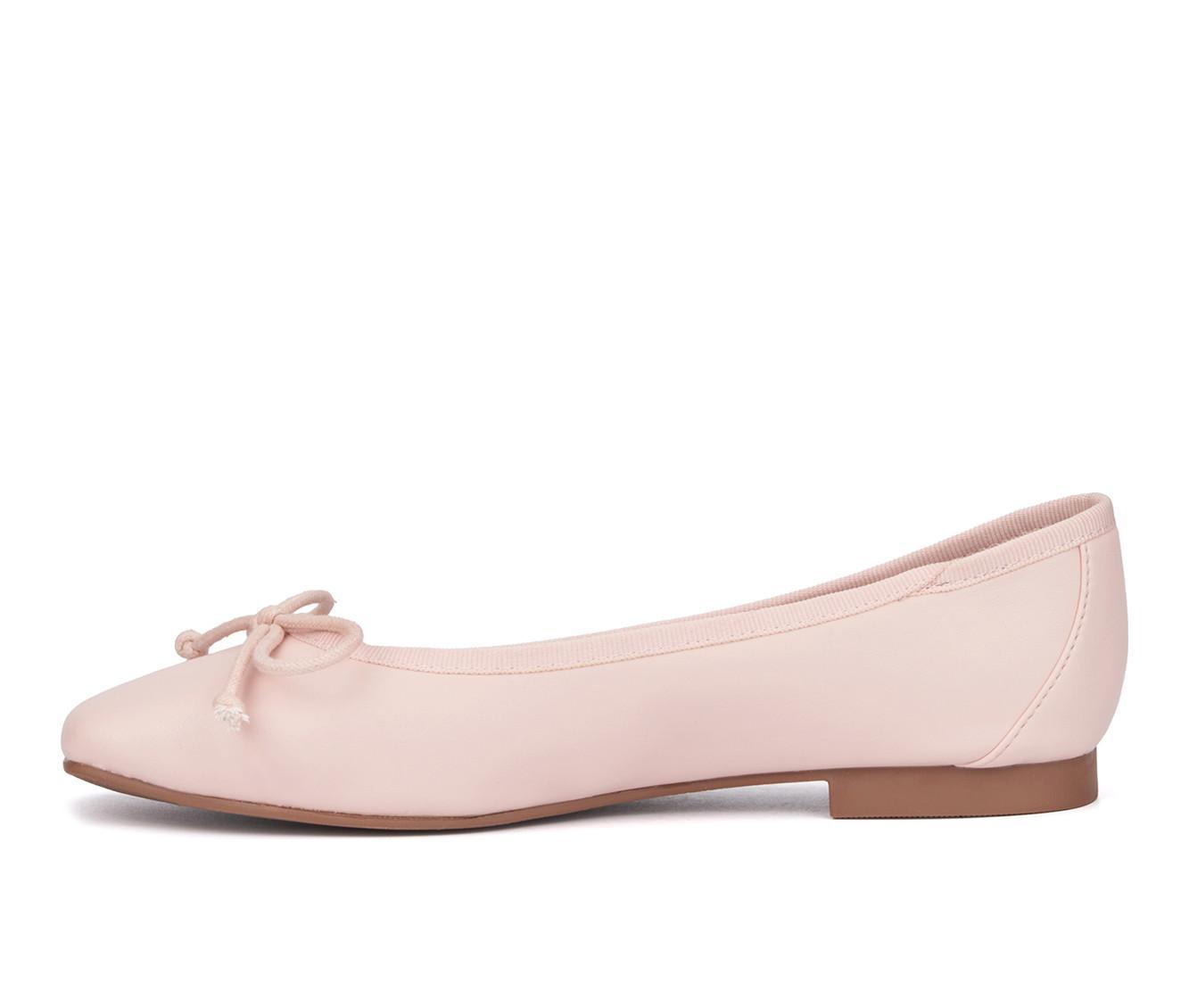 Women's New York and Company Paulina Flats Product Image