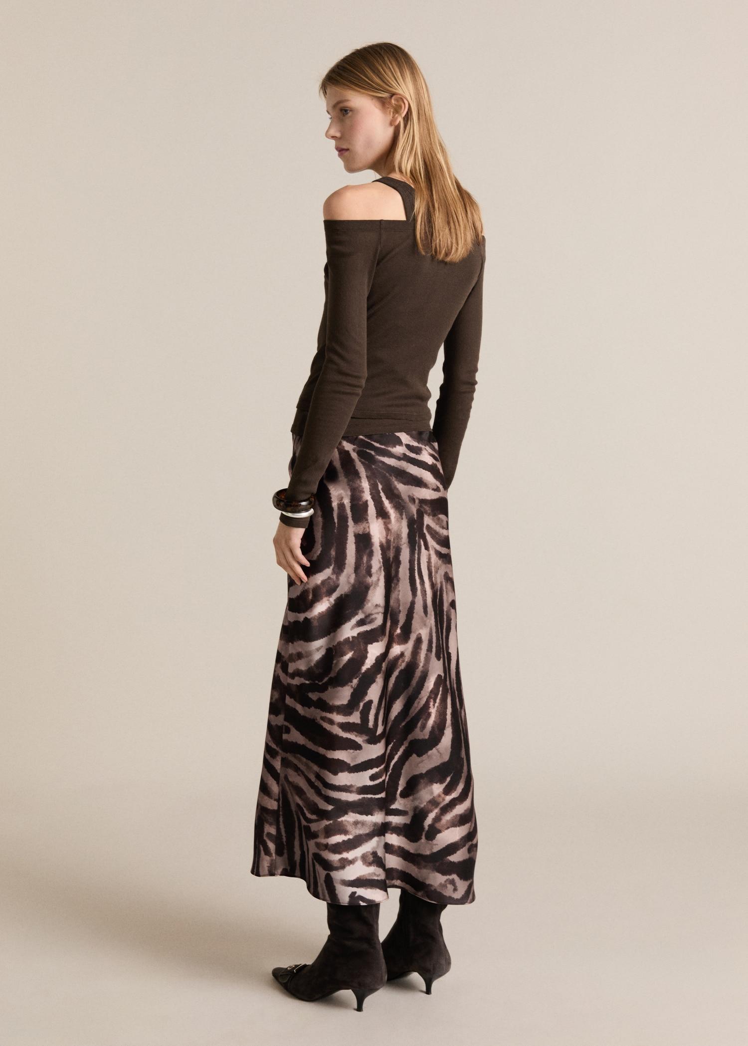 Long satin zebra skirt - Women | MANGO USA Product Image