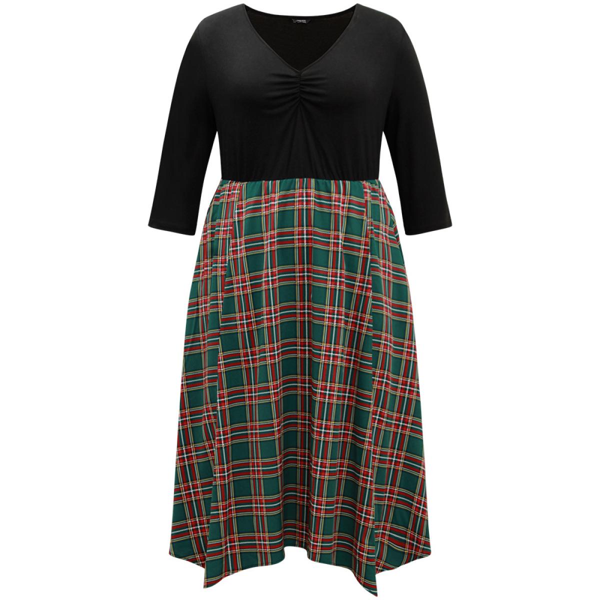 Plus Size Plaid Contrast Patchwork Ruched Pocket Dress DarkGreen Women Elegant Ruched V-neck Elbow-length sleeve Curvy Midi Dress BloomChic 18-20/2X Product Image
