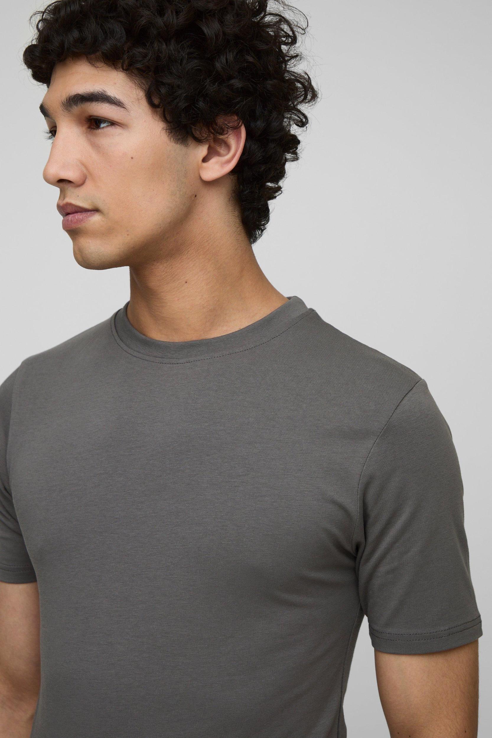 Basic Muscle Fit Crew Neck T-Shirt | boohooMAN USA Product Image