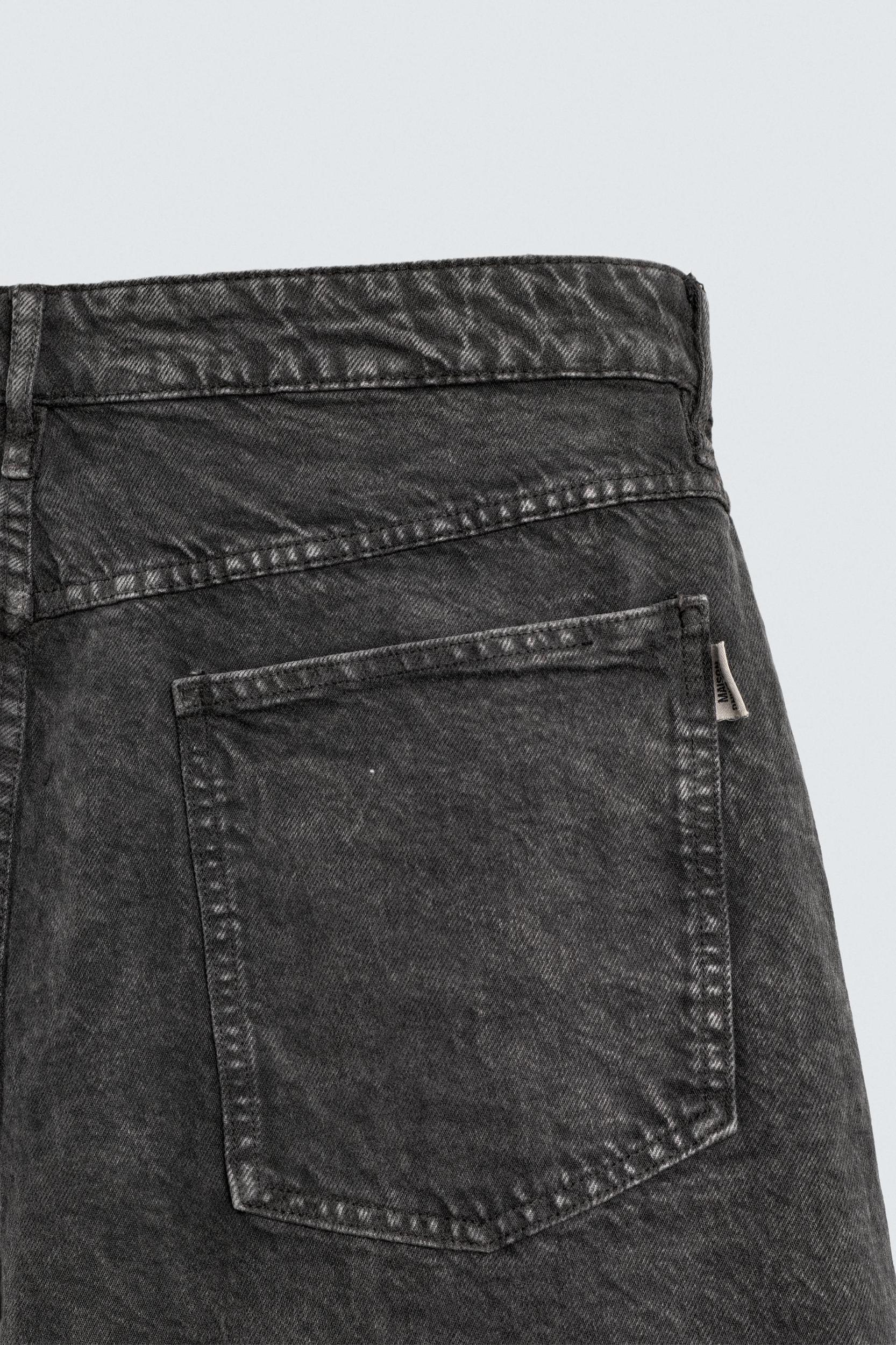 BAGGY FIT SHORTS Product Image