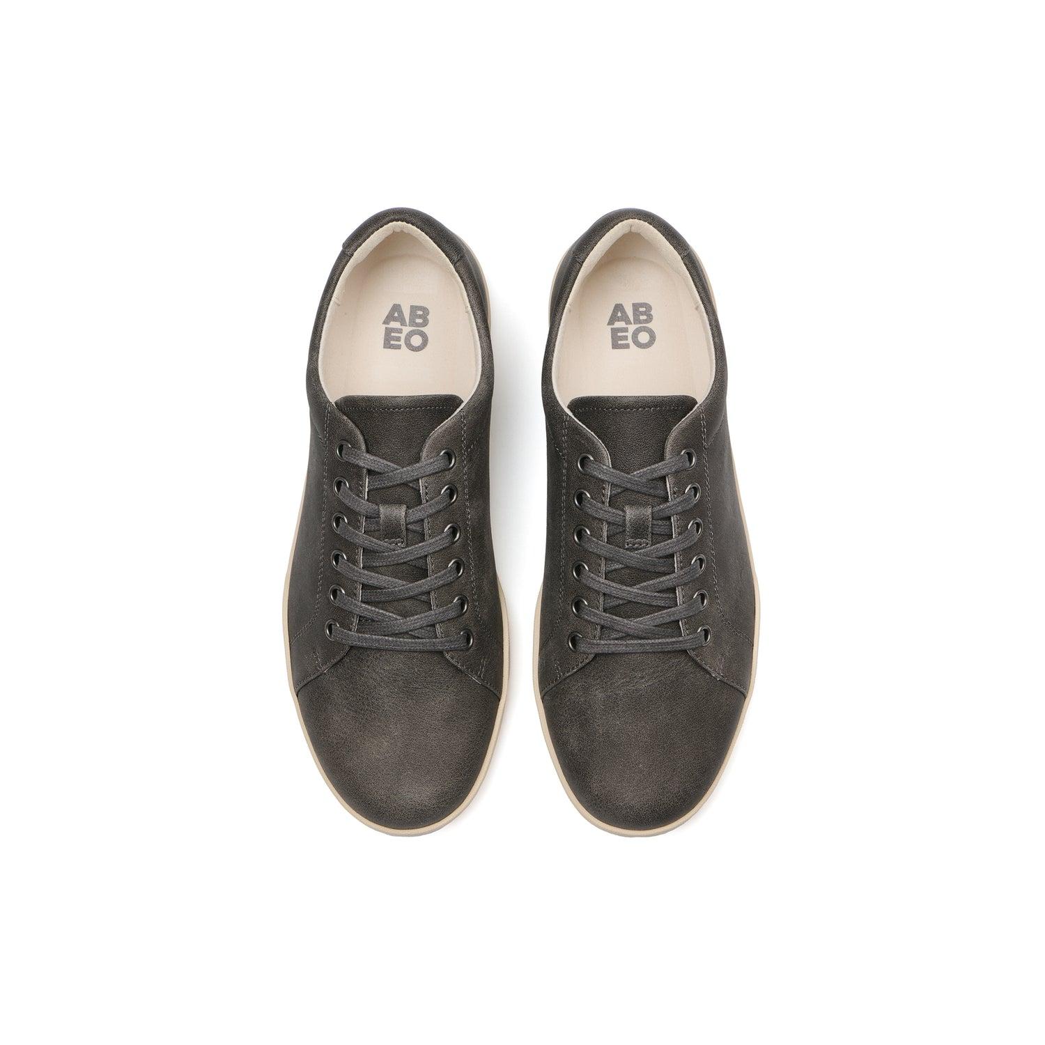 Encore Sneaker Female Product Image