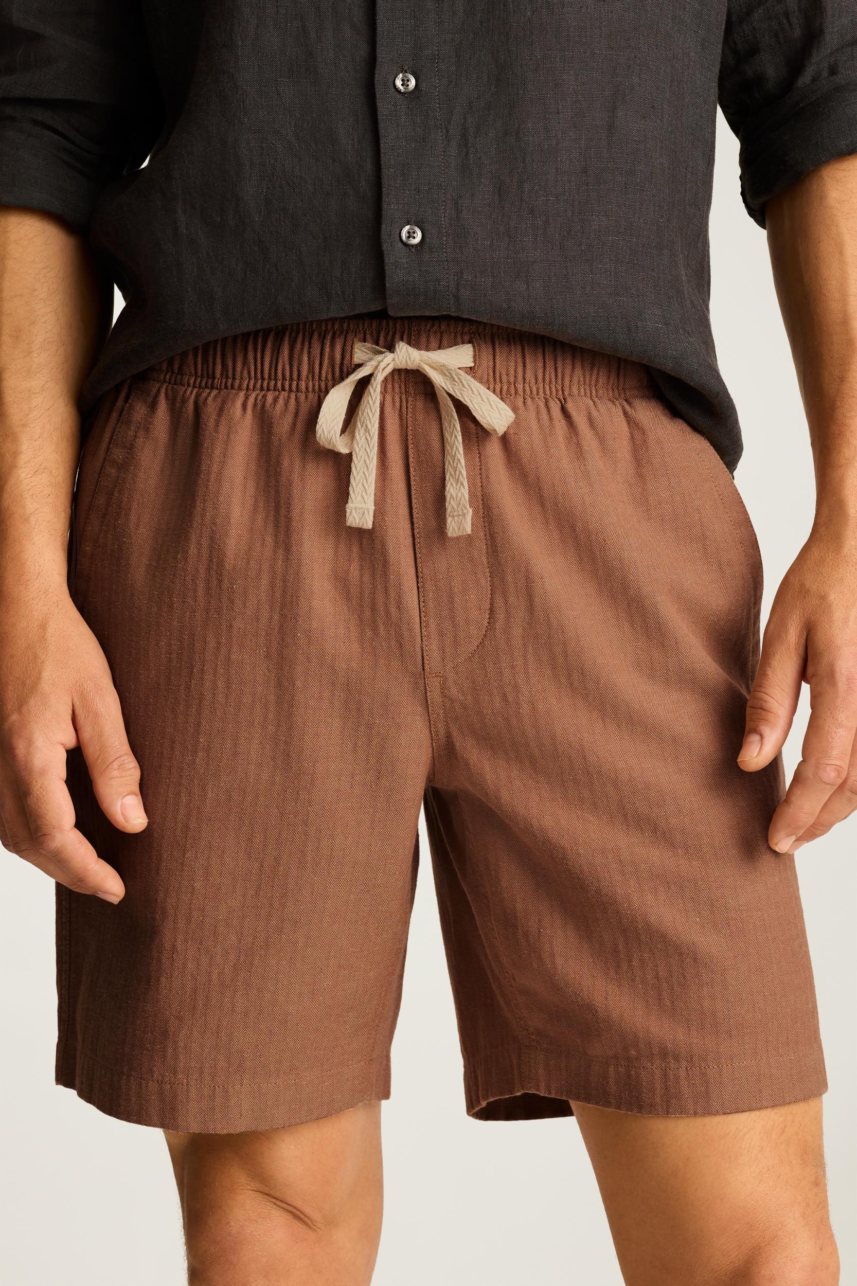 Nomad Short Product Image