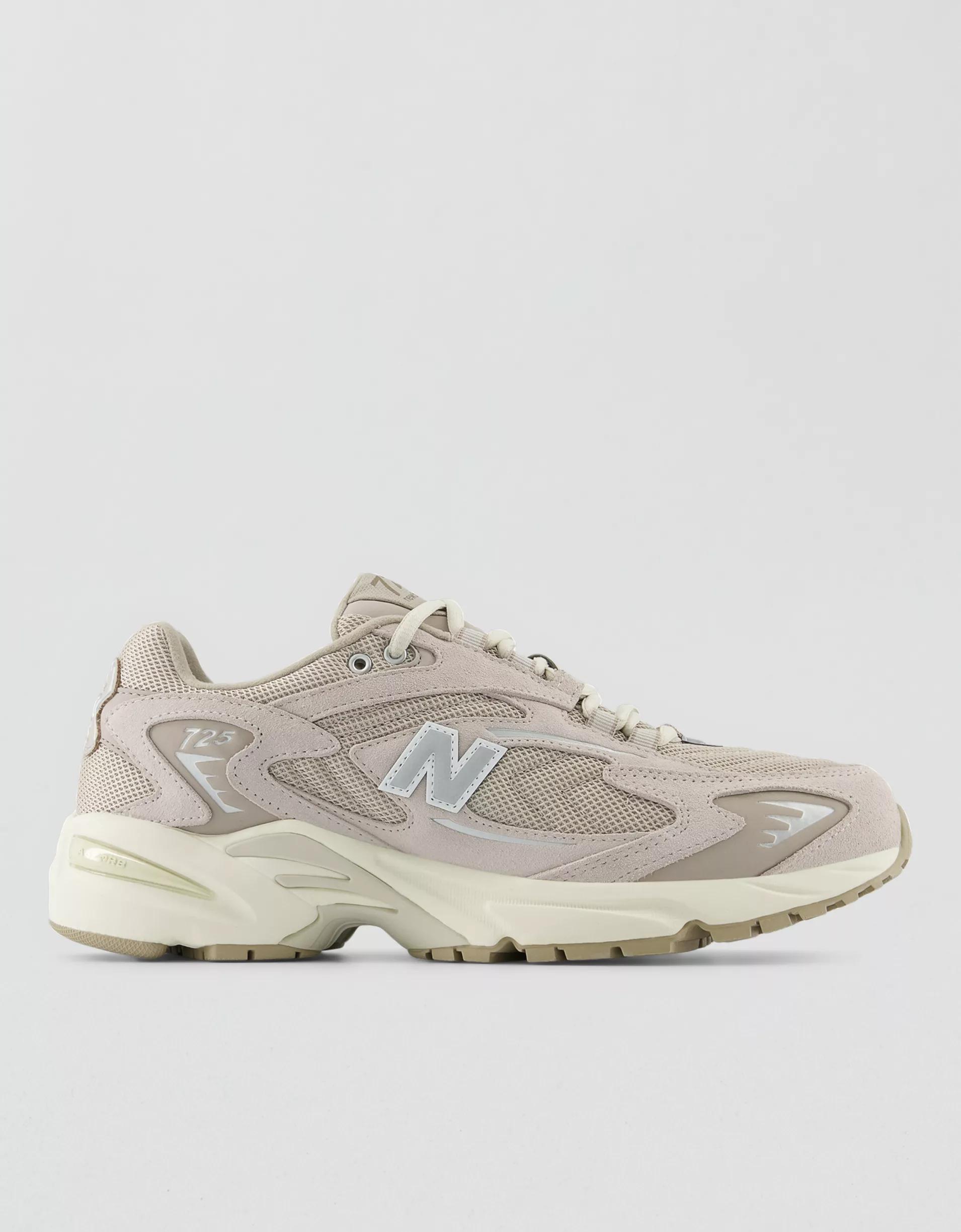 New Balance Men's 725 Sneaker Product Image