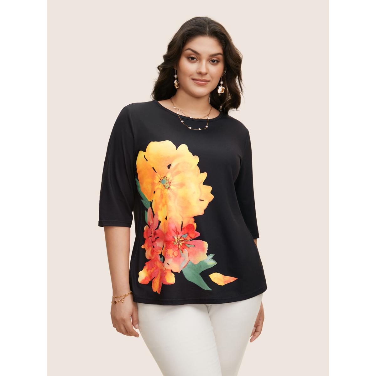 Plus Size Round Neck Carnation Print T-shirt Black Women Elegant Contrast Natural Flowers Round Neck Everyday T-shirts BloomChic 12/L Product Image