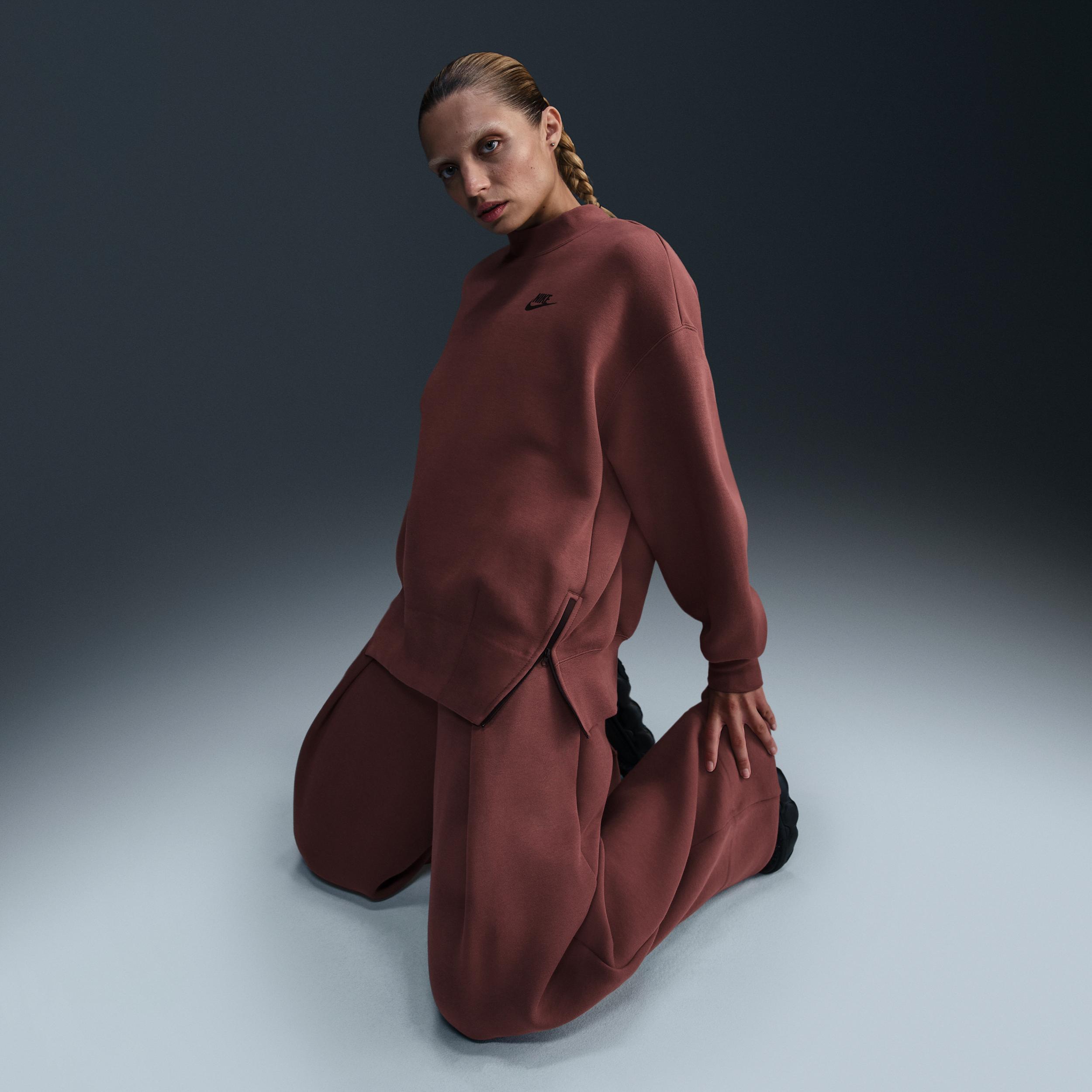 Womens Nike Sportswear Tech Fleece Oversized Crew-Neck Sweatshirt | FV8041-218 Product Image