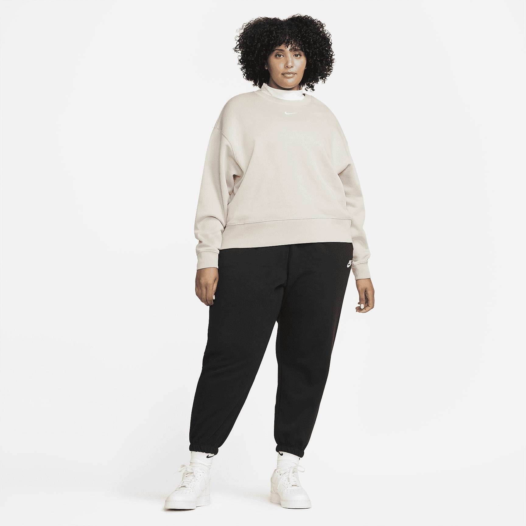 Women's Nike Sportswear Club Fleece Mid-Rise Oversized Sweatpants (Plus Size) Product Image
