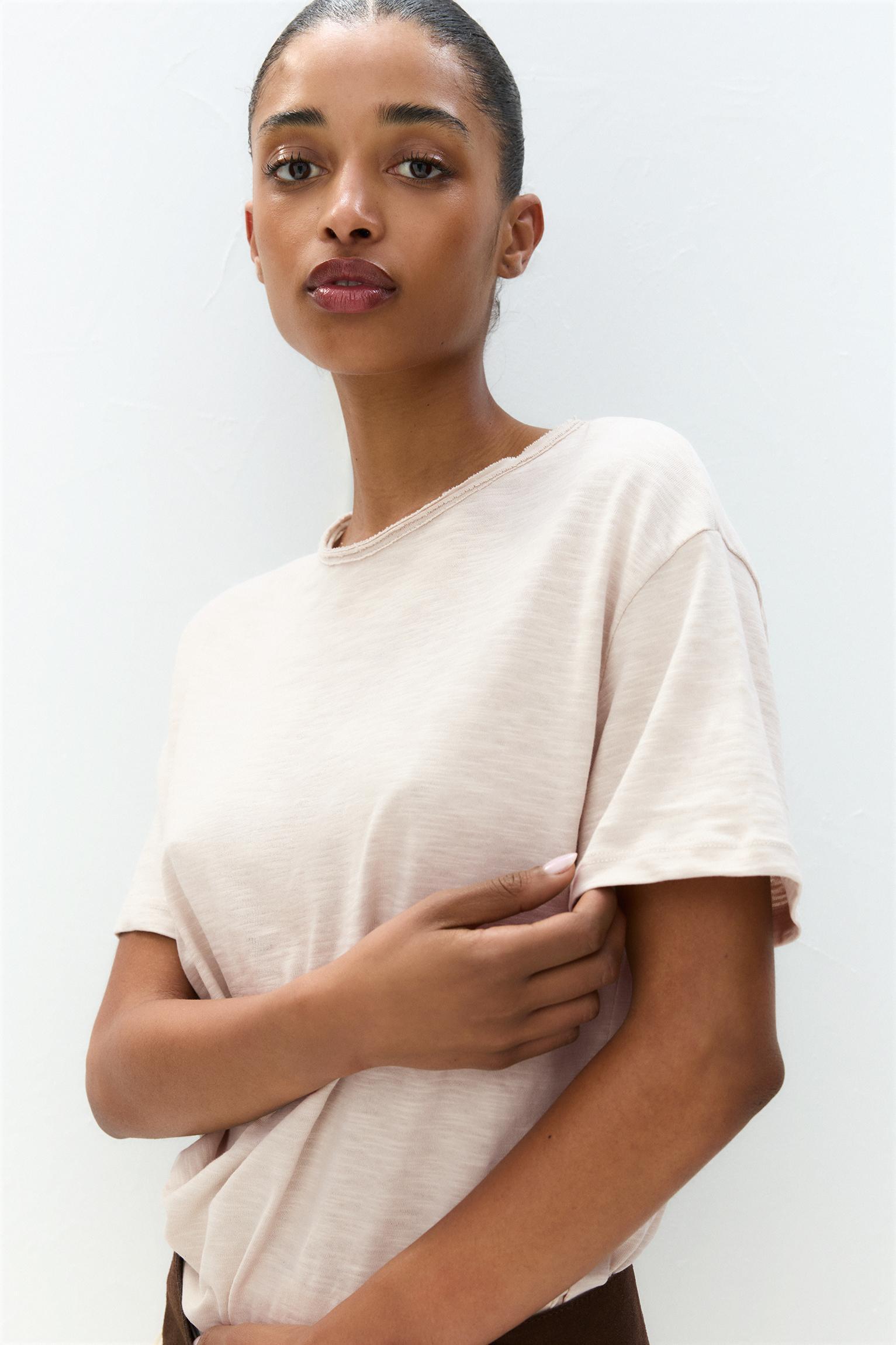 T-shirt with unfinished trims Product Image