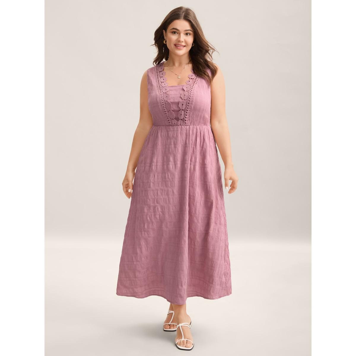 Plus Size Floral Crochet Neck Pockets Midi Dress Beanpastepowder Women Square Neck Cap Sleeve Curvy BloomChic 12/L Product Image