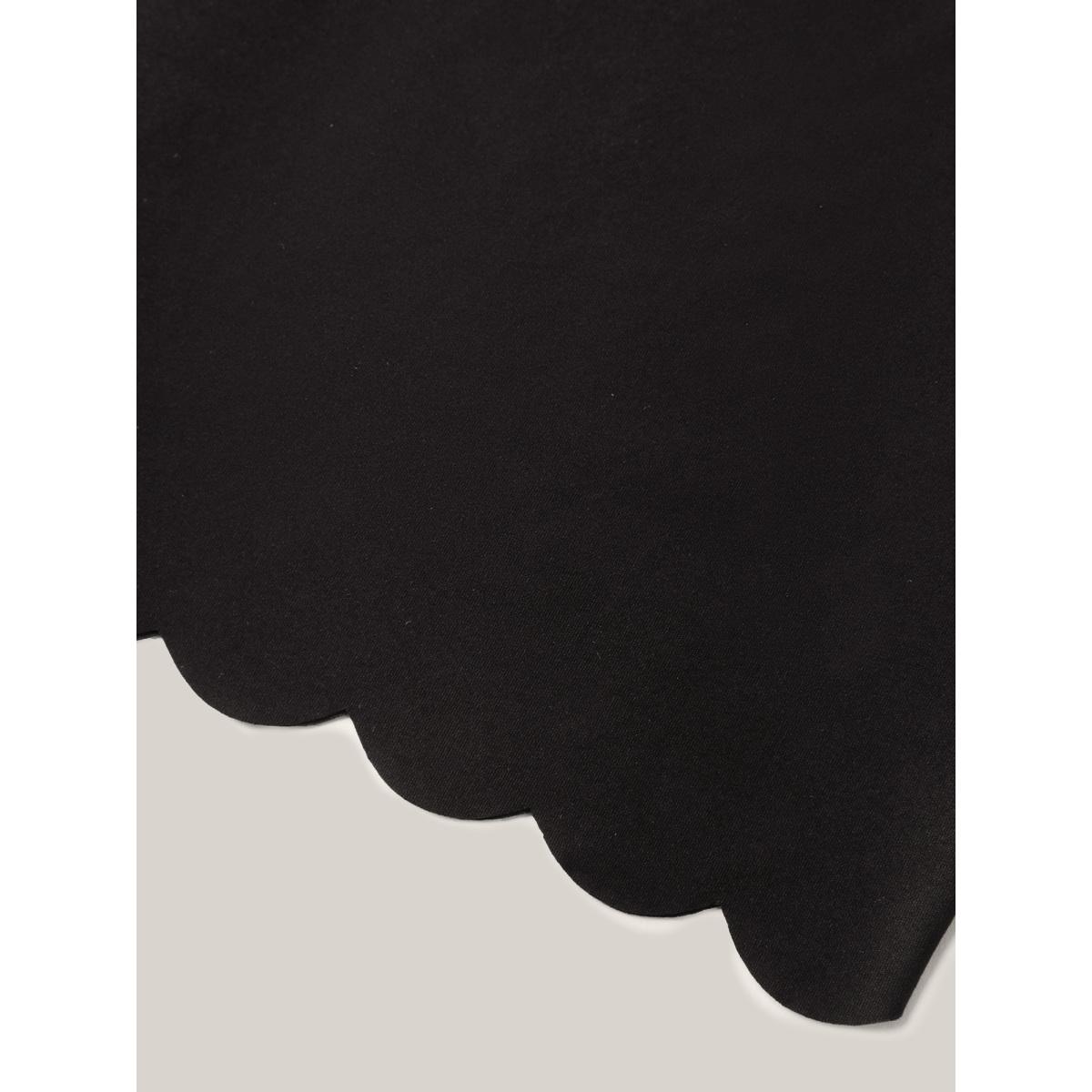 Plus Size Scalloped Trim Stretchy Skinny-Fit Leggings Women Black Leisure Skinny Casual Shorts BloomChic 12/L Product Image