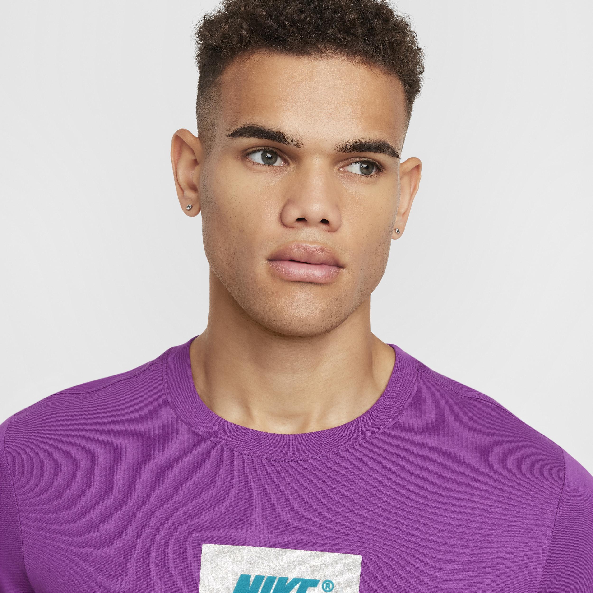 Nike Sportswear T-Shirt Product Image