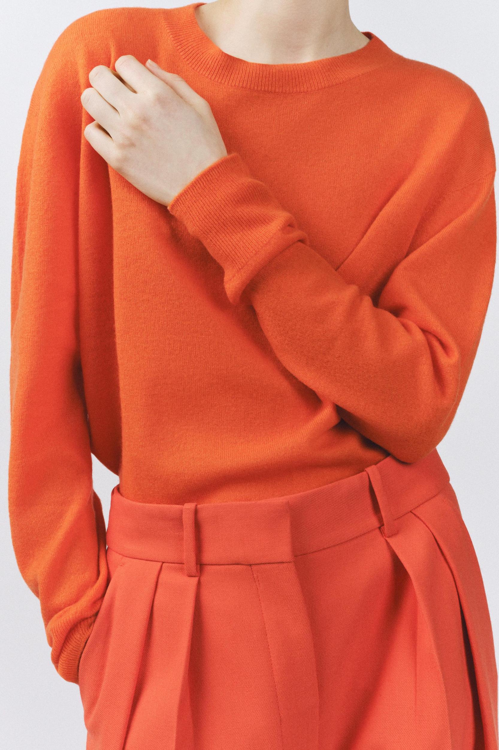 100% WOOL EXTRA SOFT SWEATER Product Image