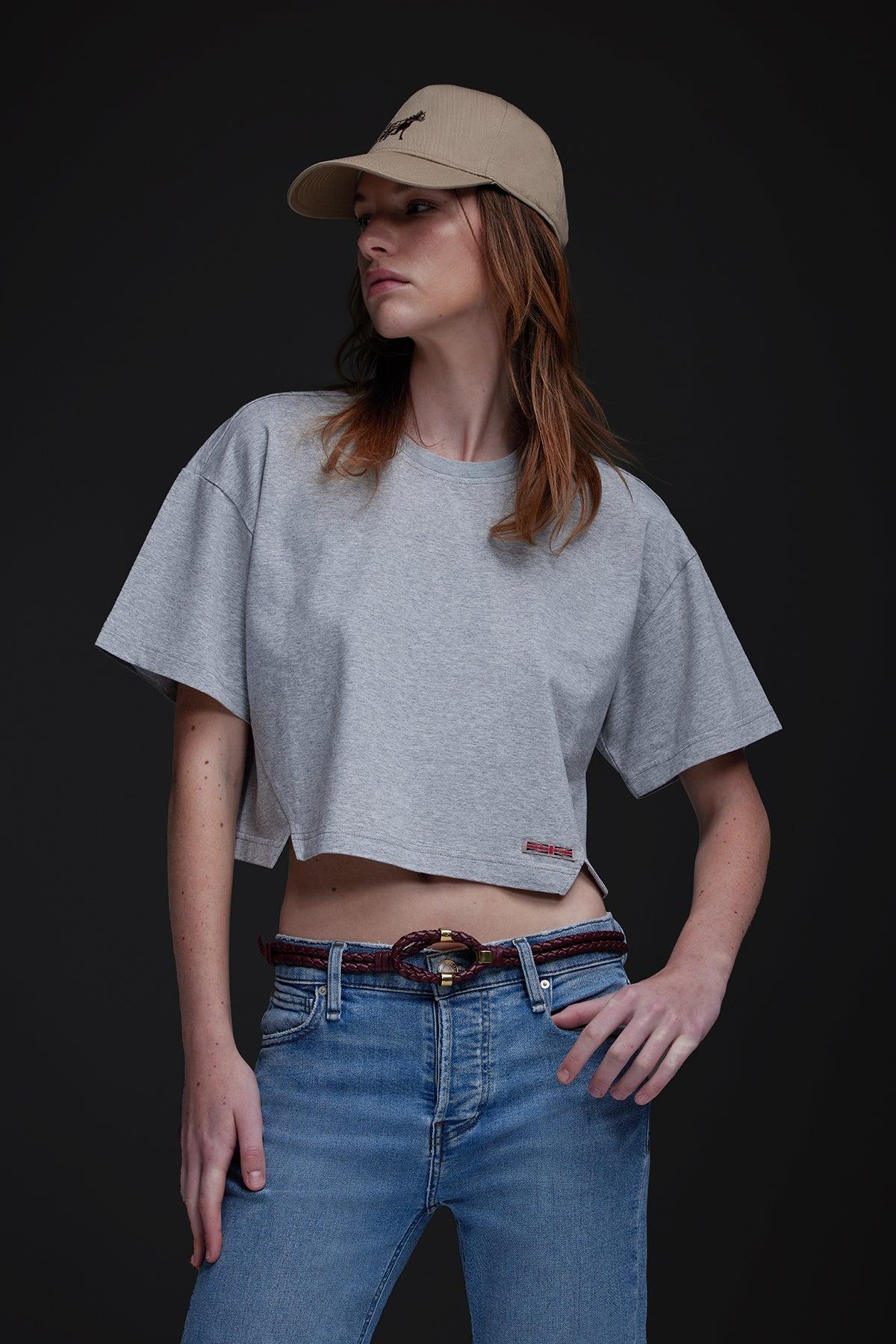 Short Sleeve Forward Seam Tee Female Product Image