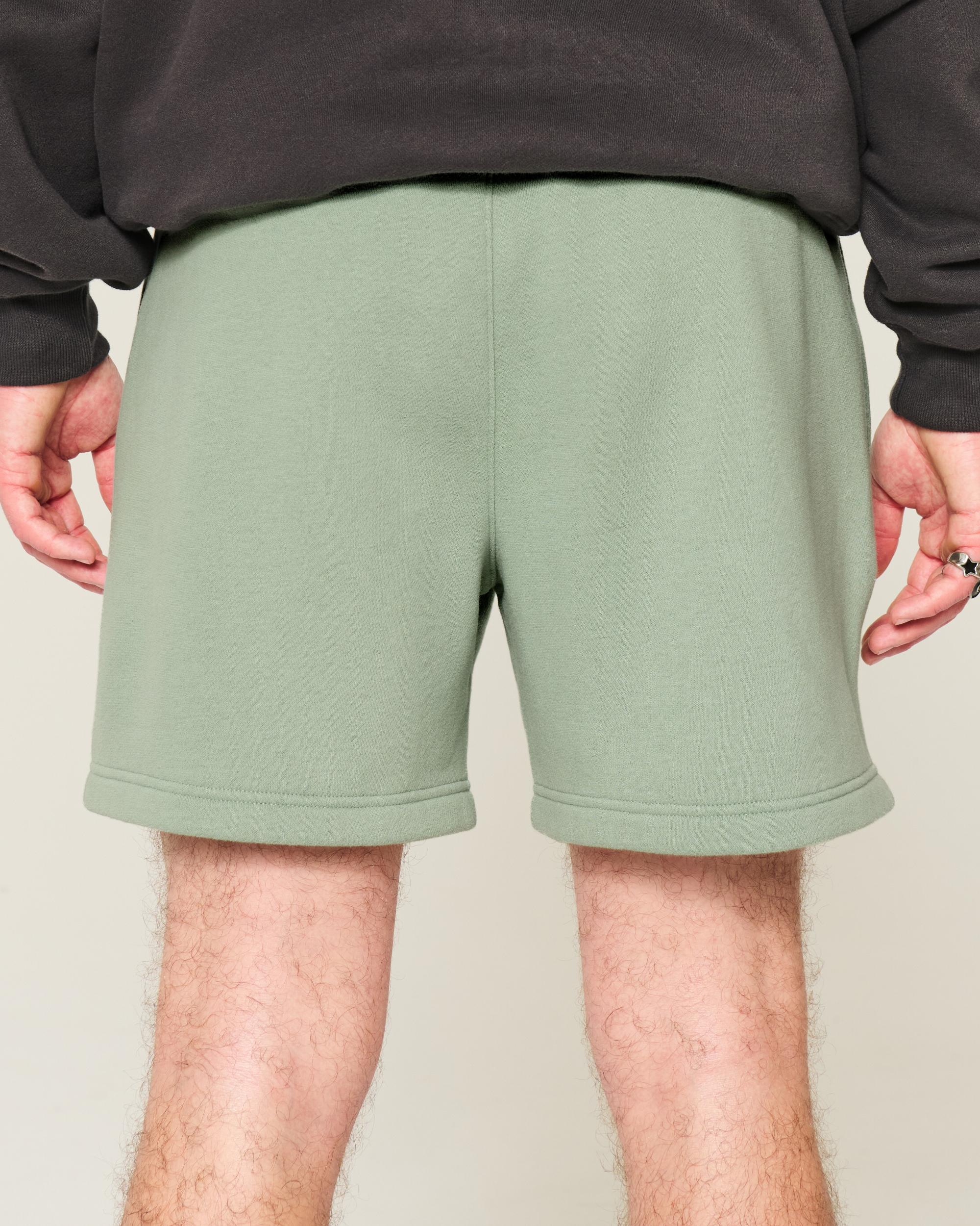 Mid-Thigh Loose Fleece Shorts Product Image