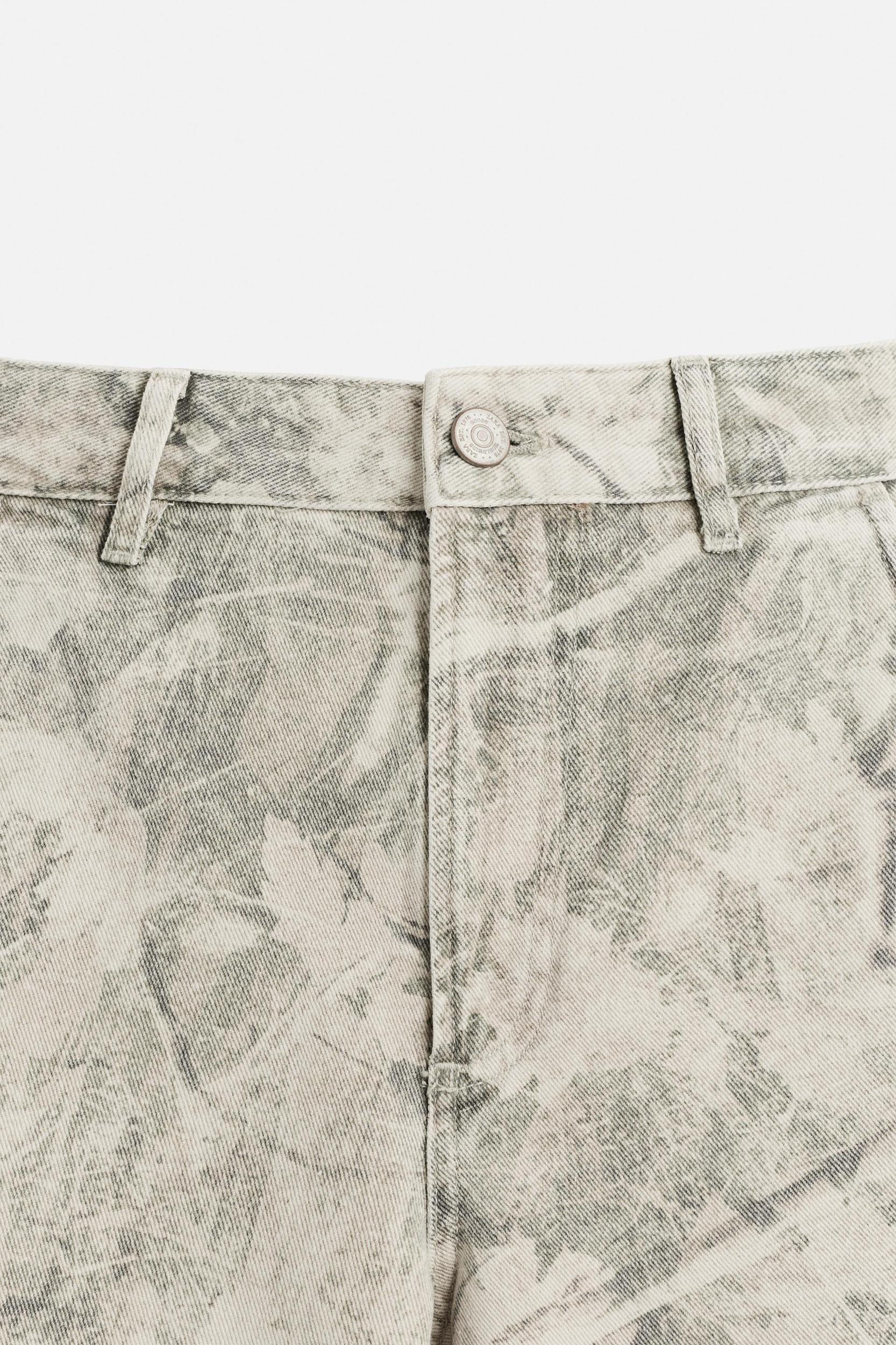 ABSTRACT PRINT RELAXED FIT BERMUDA SHORTS Product Image