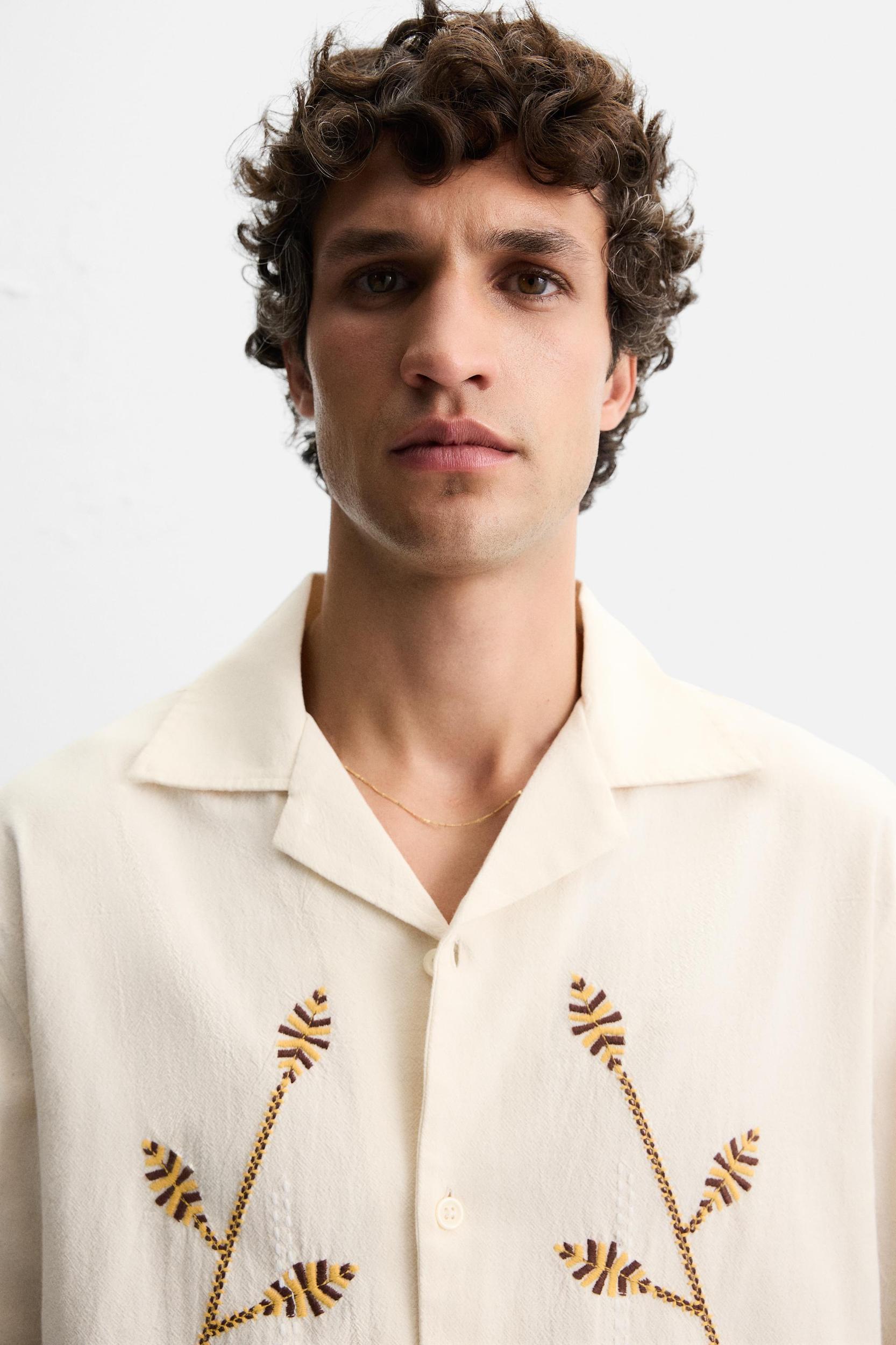 CONTRAST EMBROIDERY SHIRT Product Image