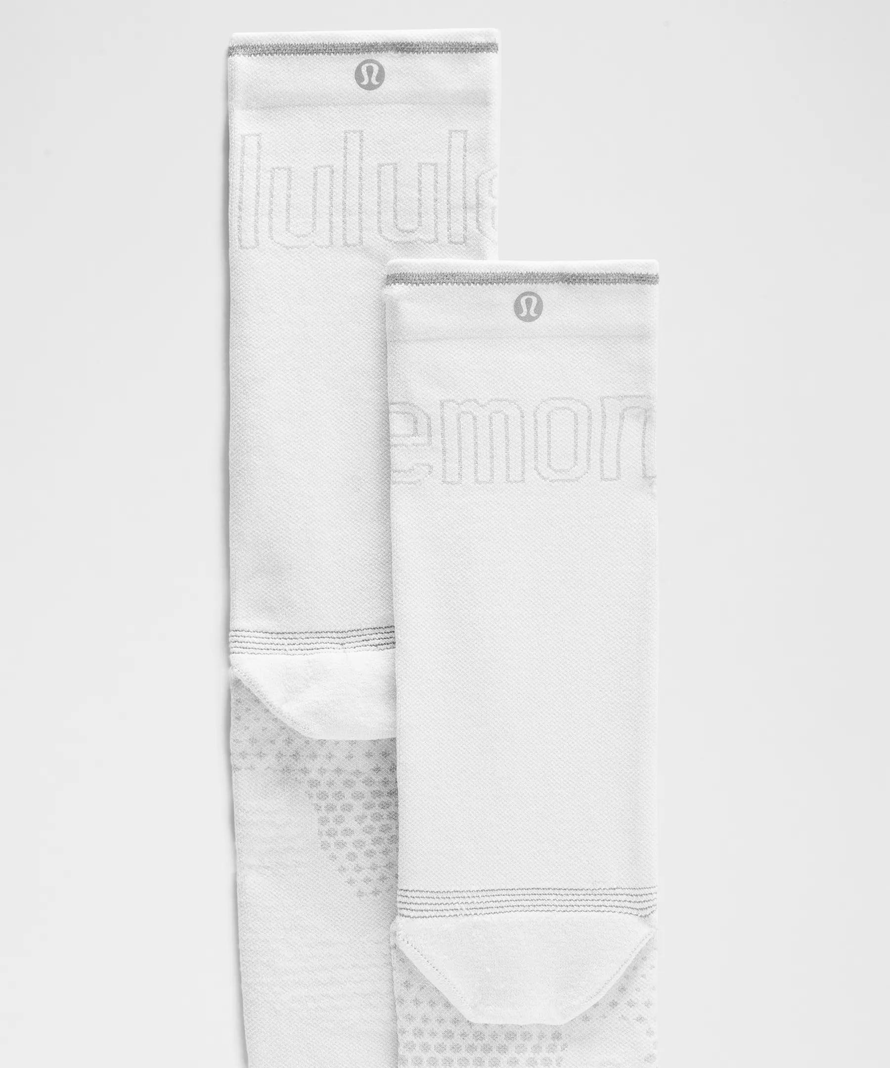 Men's MacroPillow Crew Running Socks *Medium Cushioning Product Image