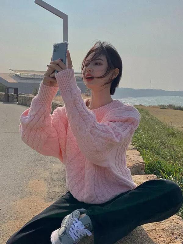 Vintage Pullover Cable Knit Sweater Product Image