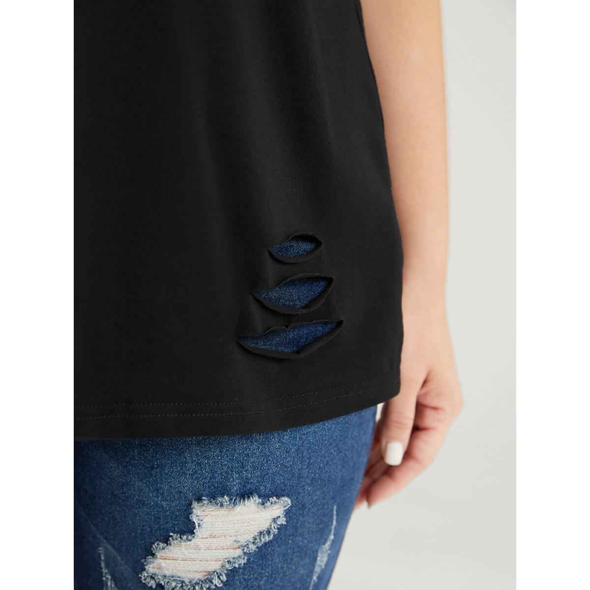 Plus Size Coconut Tree Print V Neck Distressed T-shirt Black Women Casual Printed Tropical Dailywear T-shirts BloomChic 18-20/2X Product Image