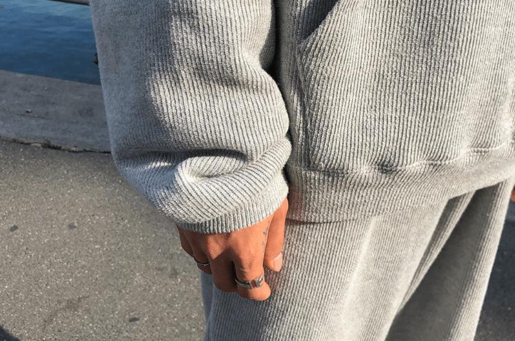 RT No. 3135 GRAY KNITTED HOODIE AND WIDE SWEATPANTS (TOP & BOTTOM) Product Image