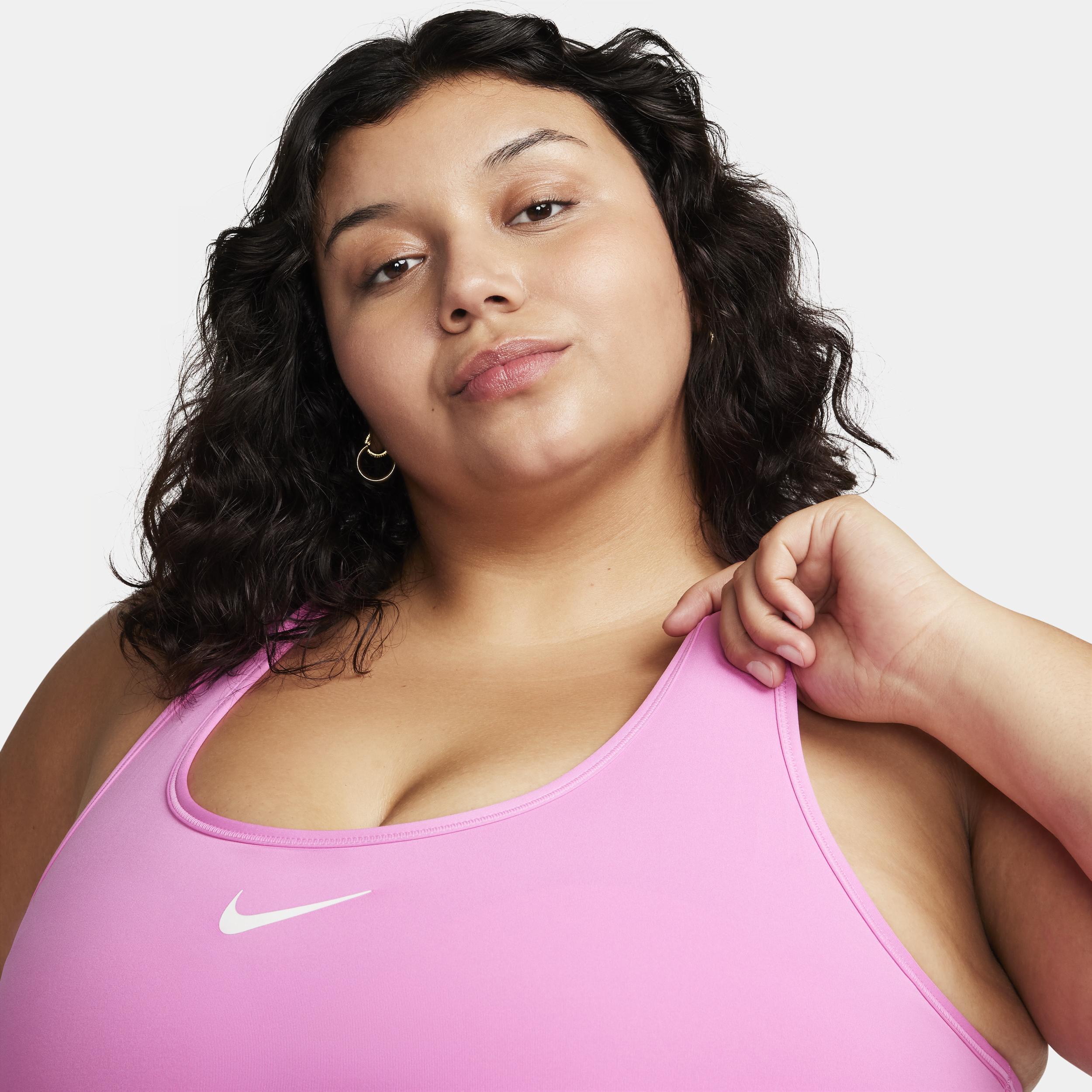 Nike Women's Swoosh Medium Support Padded Sports Bra (Plus Size) Product Image