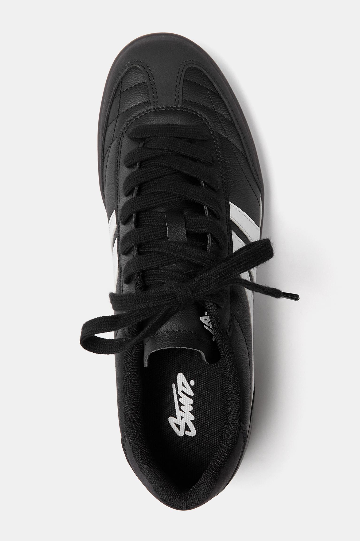 Retro sneakers Product Image