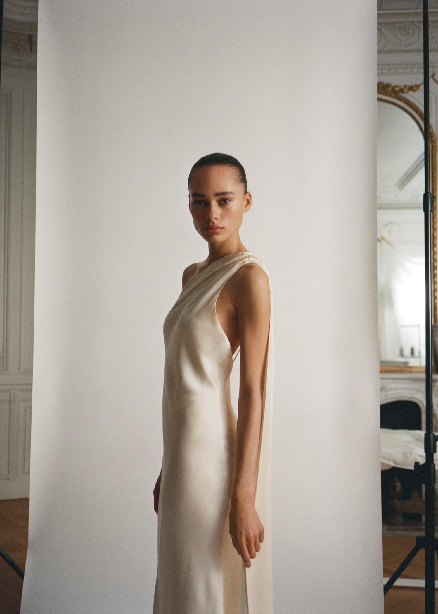 Asymmetrical bow-neck dress - Women | MANGO USA Product Image