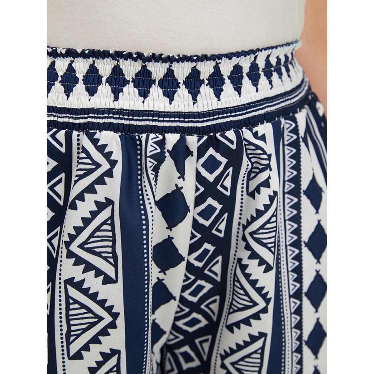 Plus Size Bandana Shirred Waist Pocket Shorts Women Blue Vacation Pocket Dailywear Shorts BloomChic 28/5X Product Image