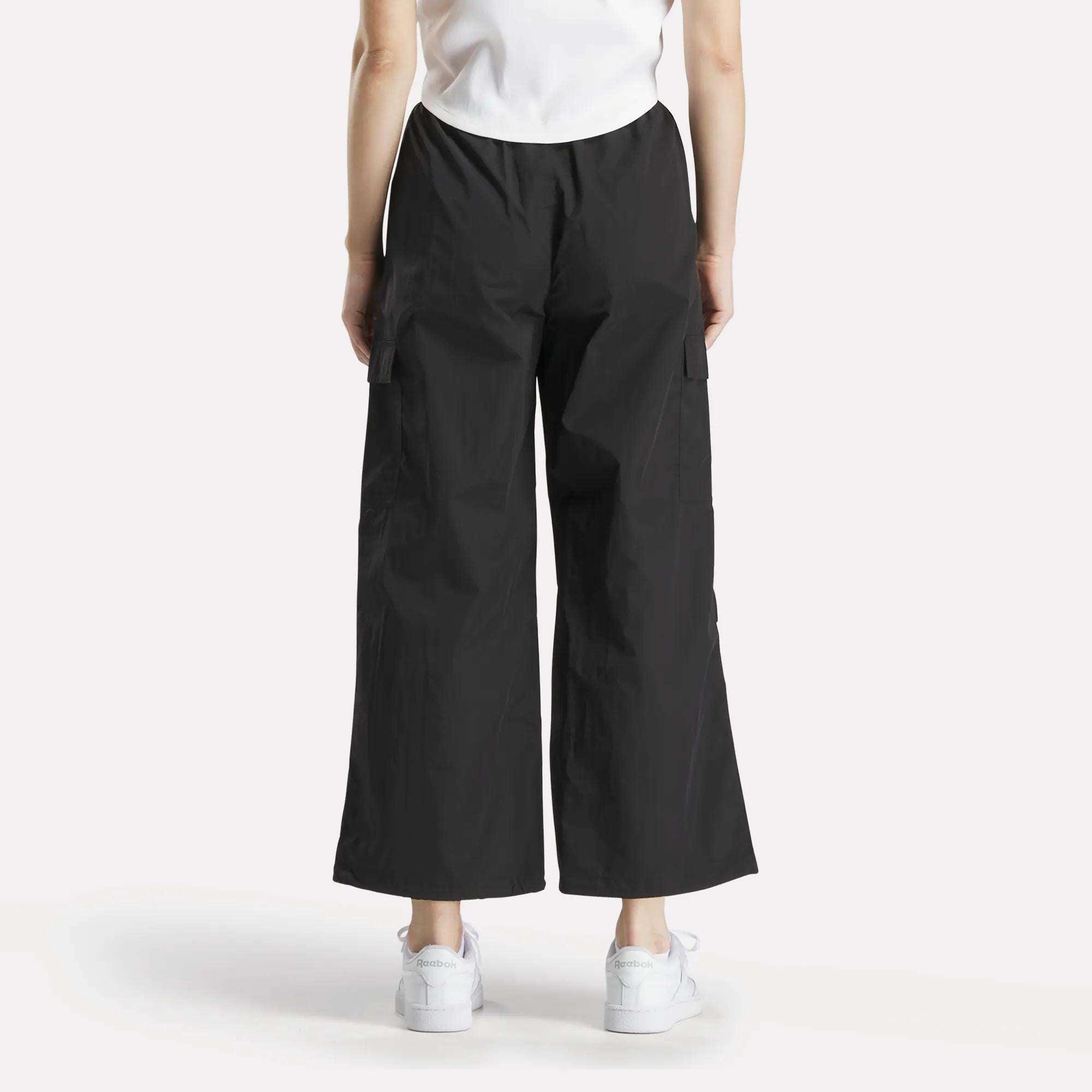 Women's Studio Style Cargo Pants Female Product Image