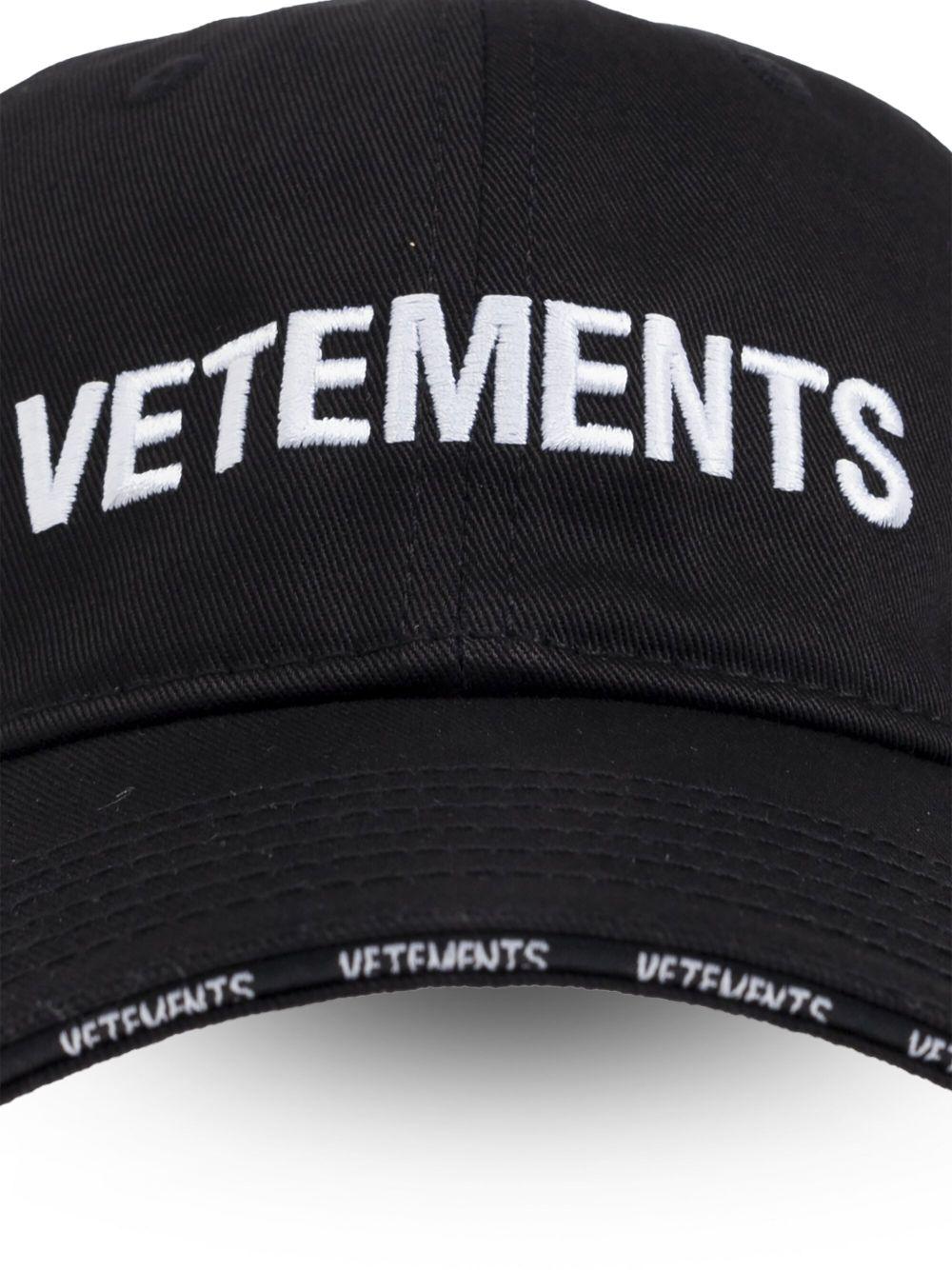 embroidered cap Product Image