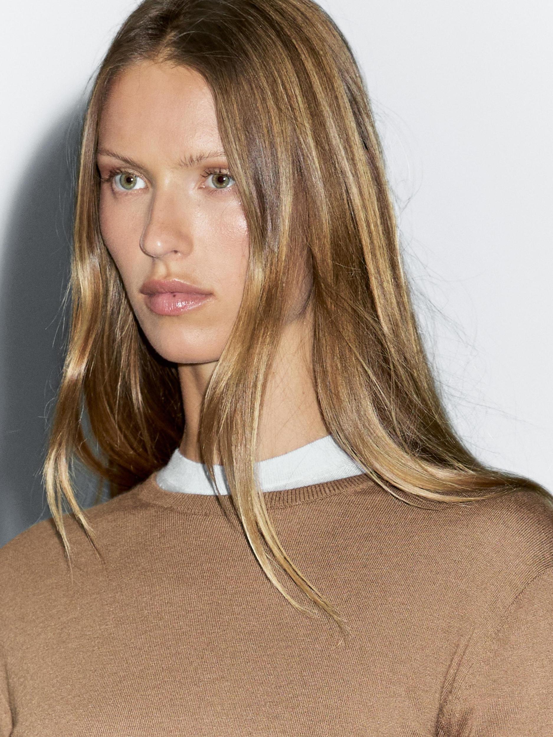 Wool blend knit sweater with crew neck Product Image