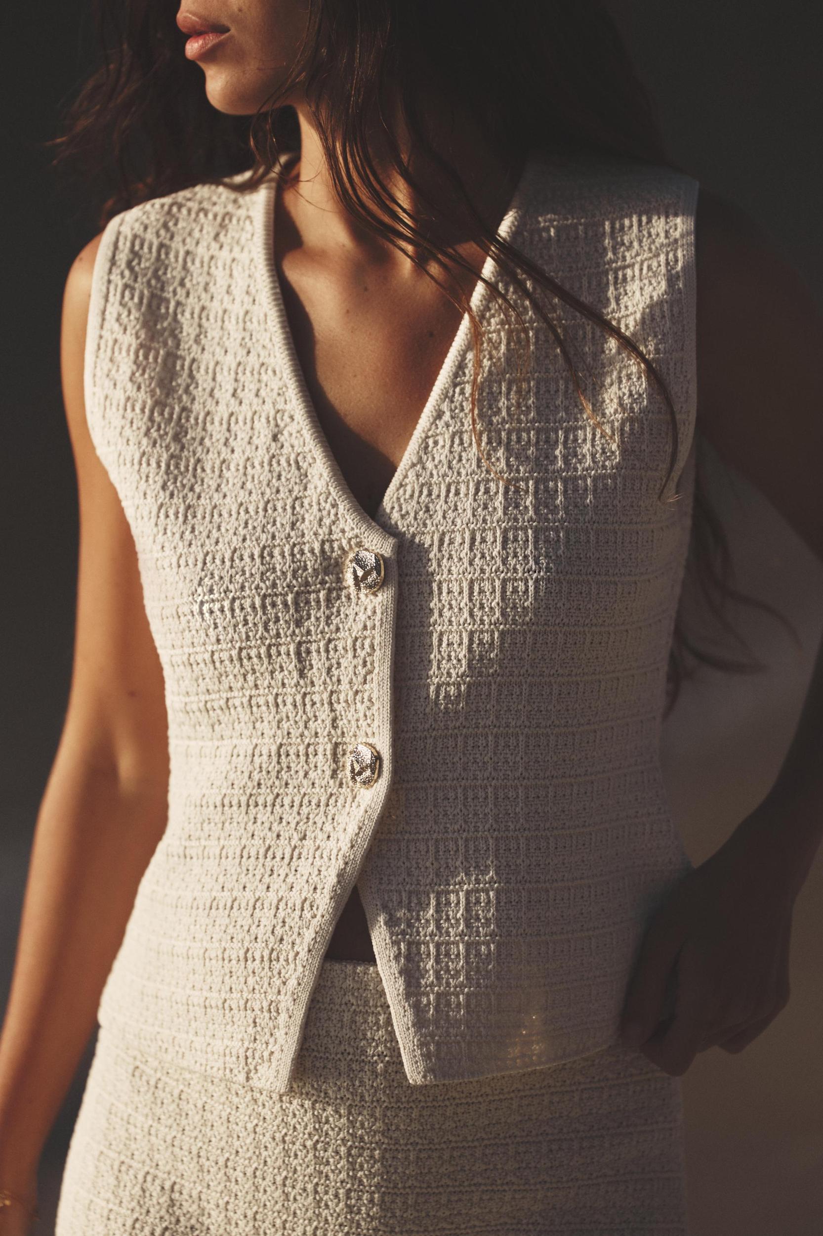TEXTURED KNIT VEST Product Image